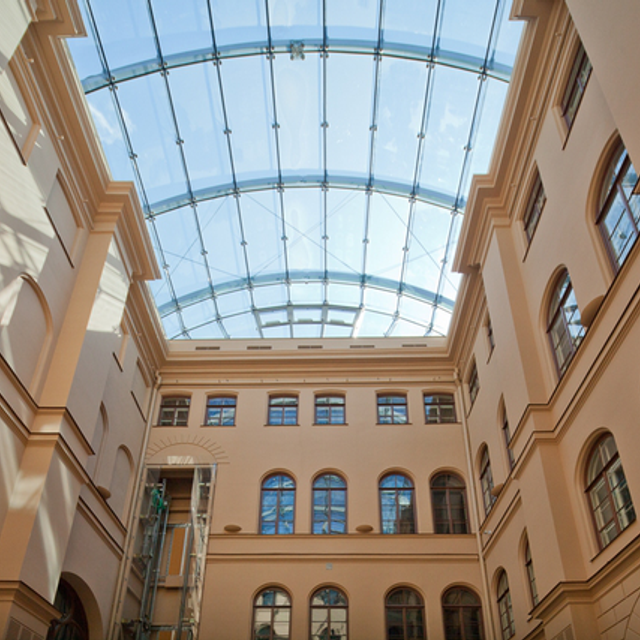 Fotosesijas vietas, ja kāzu dienā līst lietus?