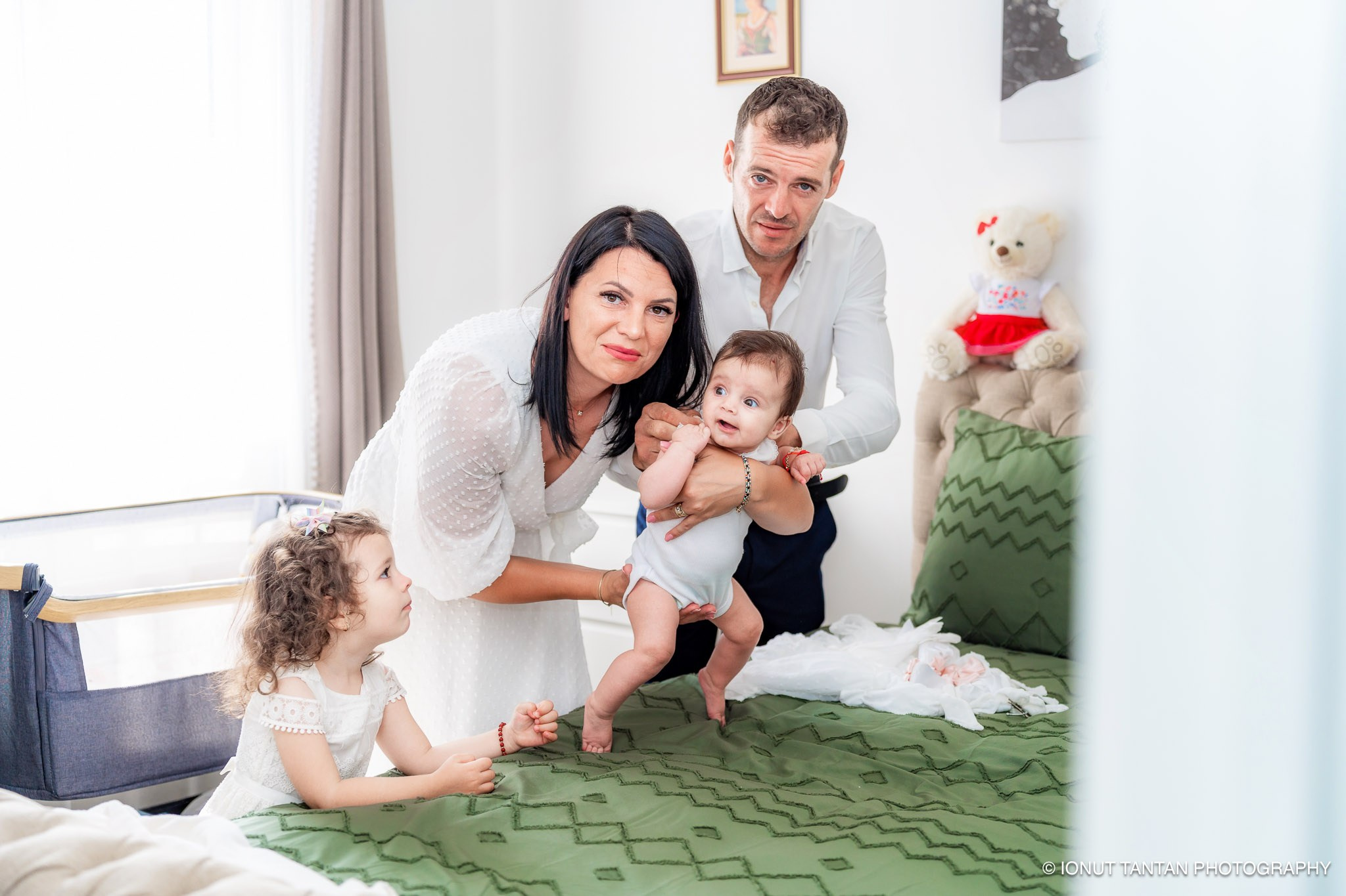 Fotografii Unice pentru Botezuri - Ionut Tantan Foto & Film. TANTAN IONUT FOTO & FILM