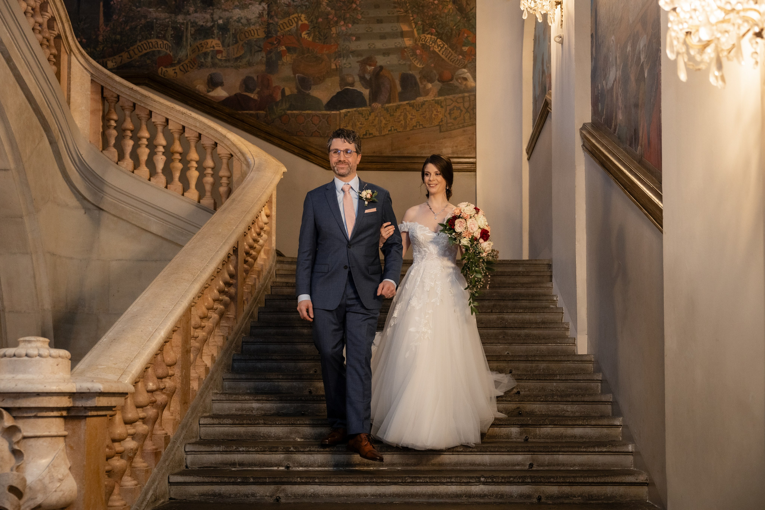 Mariage de Noël inoubliable à Toulouse, Capitole. Gillian & Scott. Eugénie Smirnova — photographe à Toulouse et dans le sud-ouest de la France