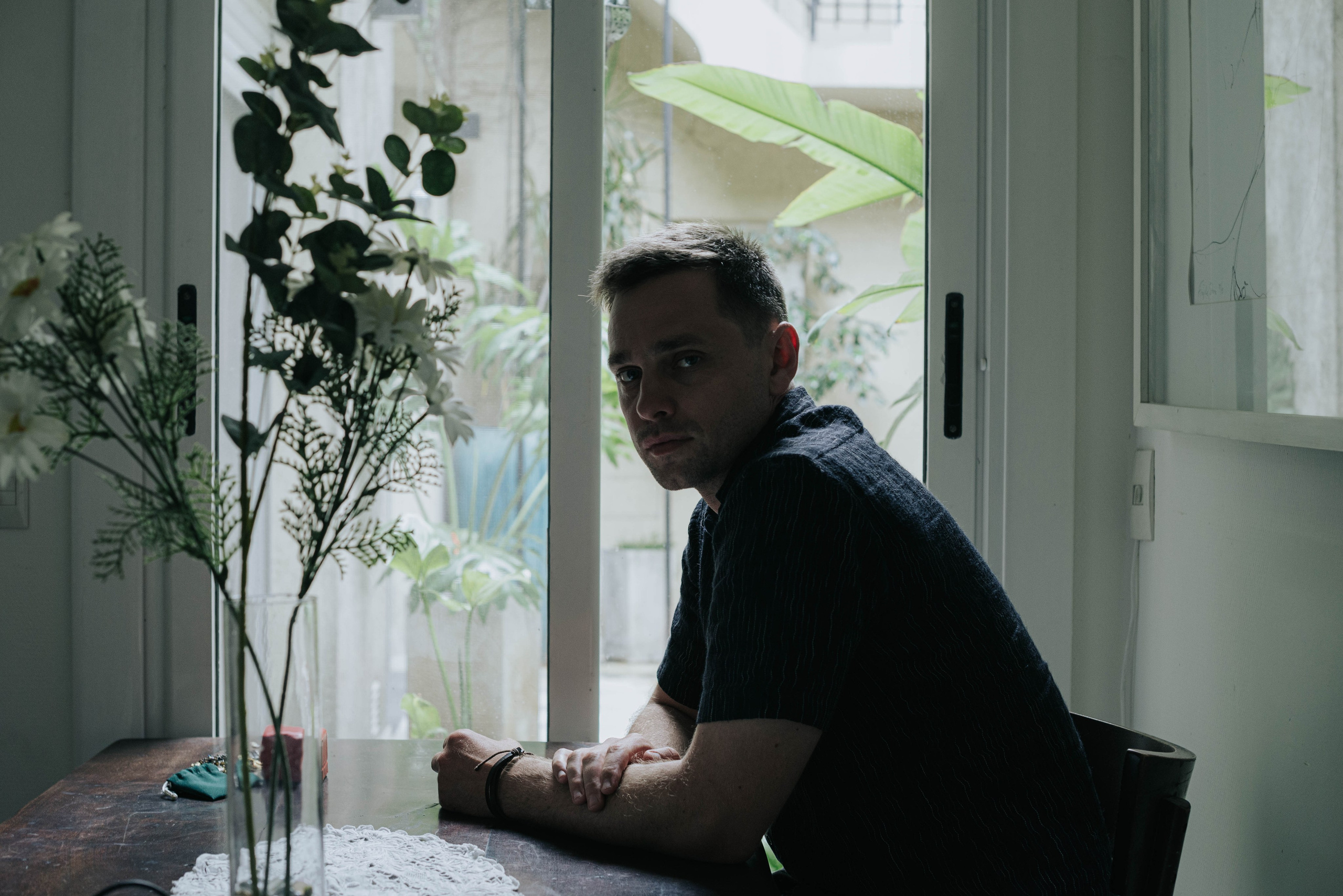 Docdocdoc. Visiting a Friend. Photographer @elmirkami in the city of Buenos Aires