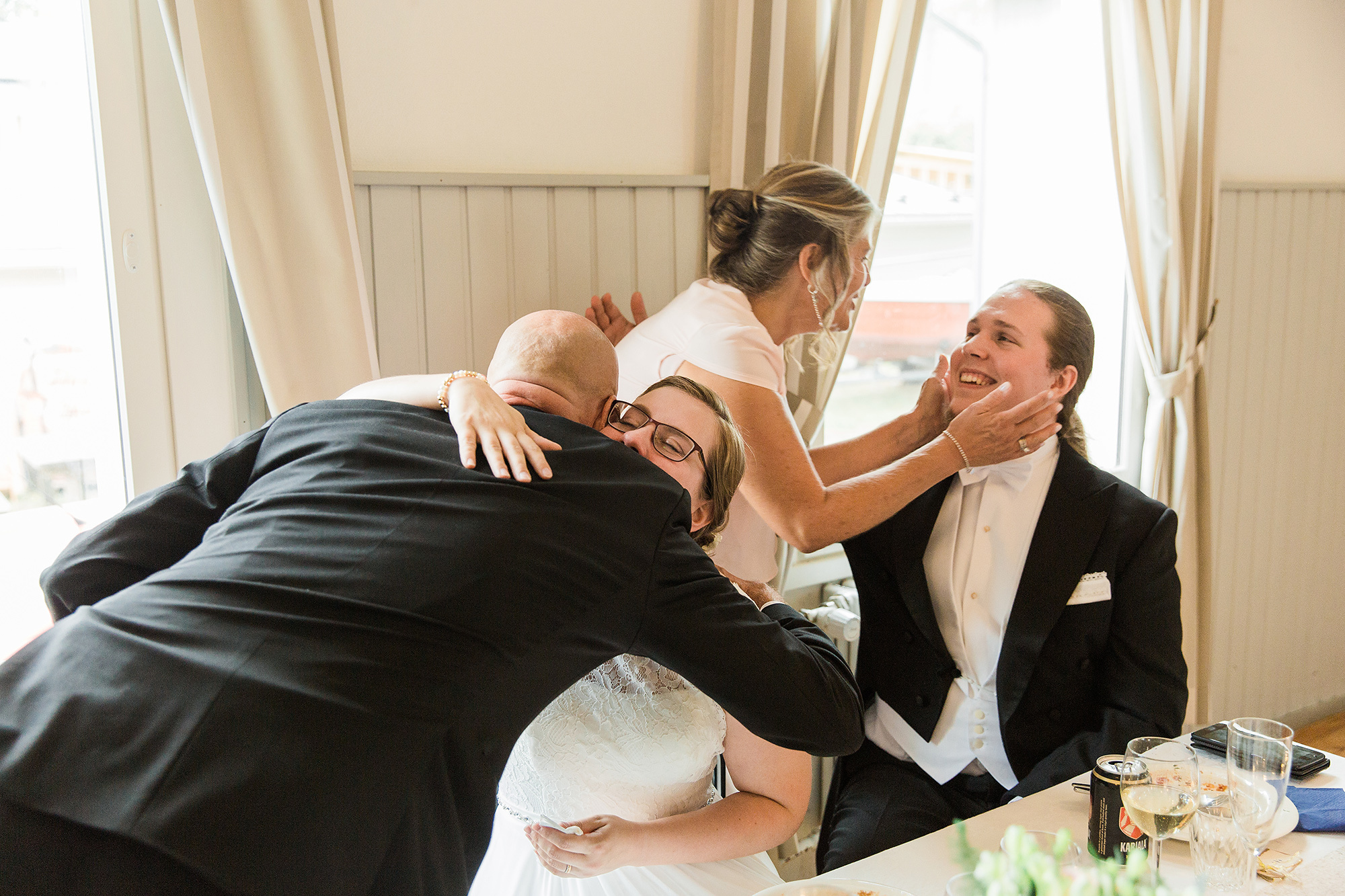 Riikka&Antti, kesähäät Tapanilassa