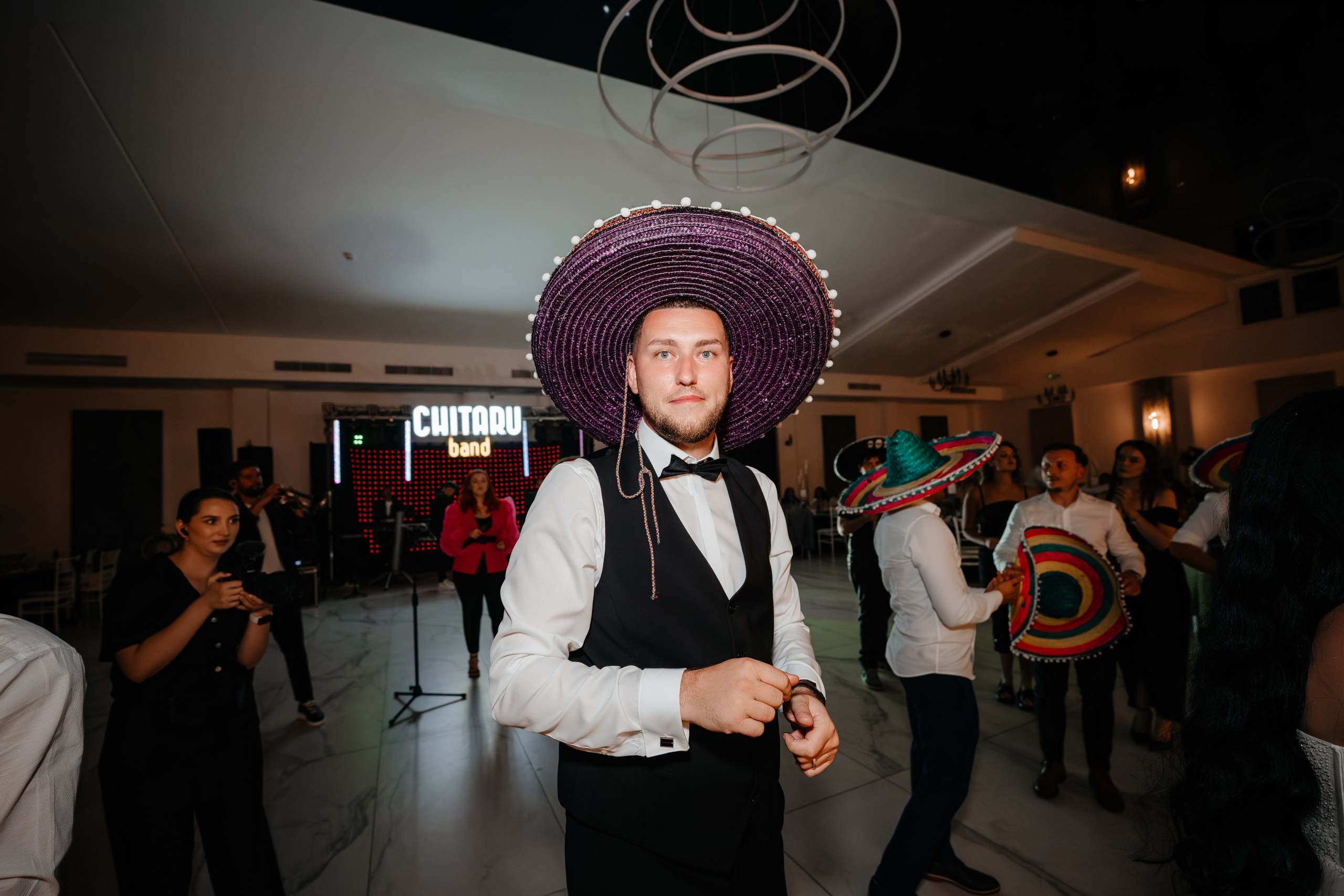 Catalina & Remus. Raw Studio. Fotograful tau de nunta!
