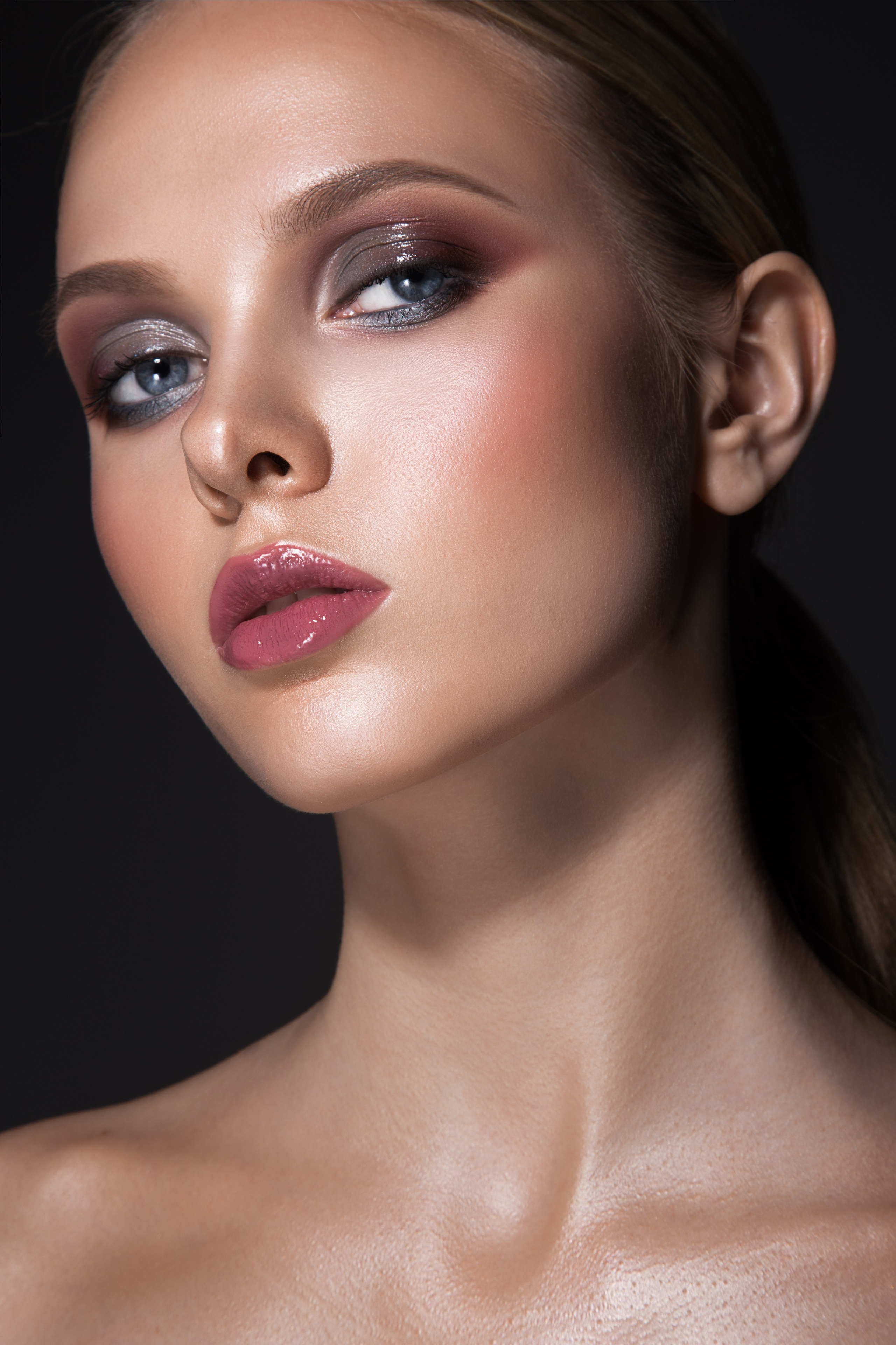 Makeup for photoshoot, engagement photos makeup, professional photosession hairstyling. Makeup artist and Hair stylist in London