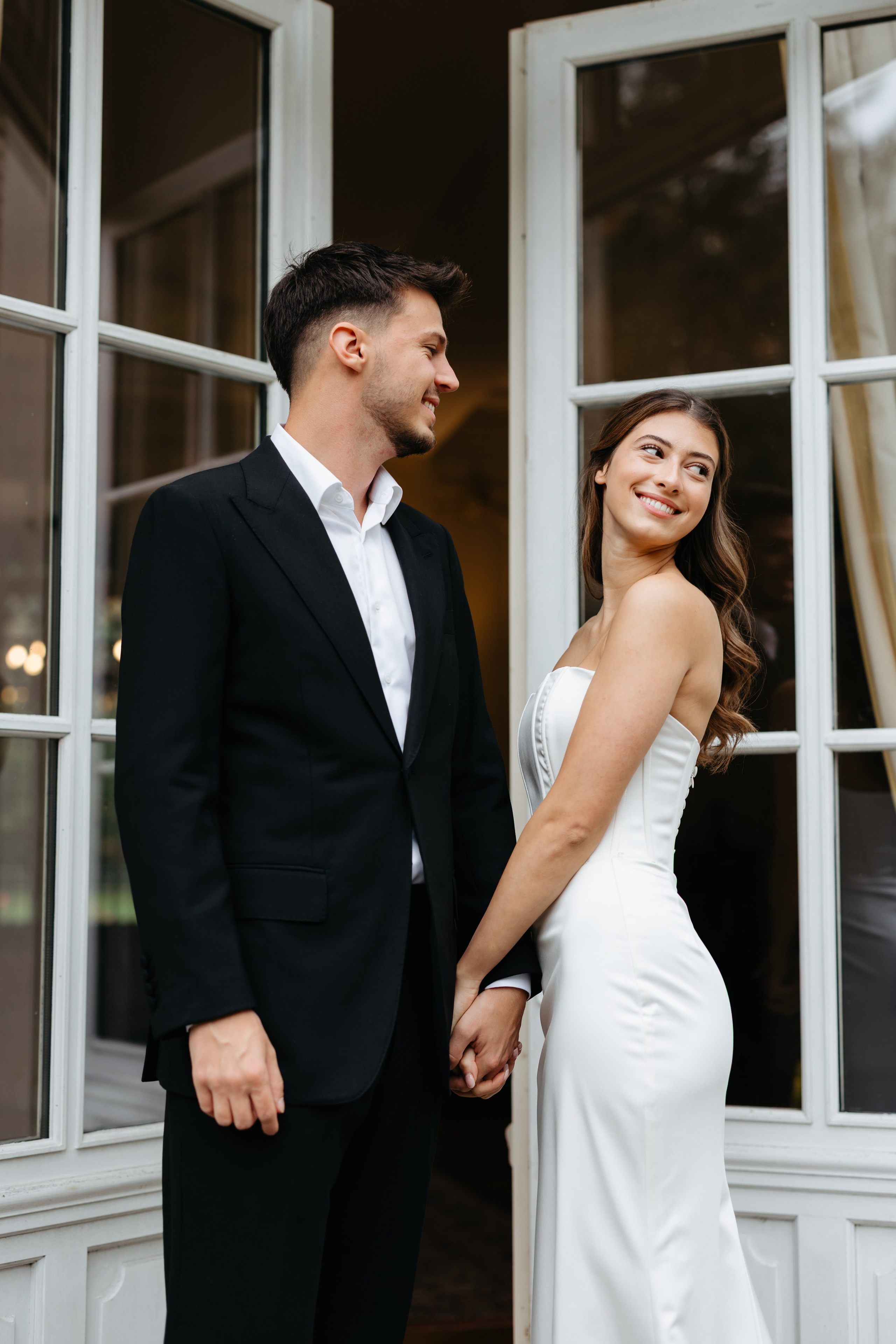 ABOUT ME. Wedding Photographer Editorial Storytelling Cluj, Romania & Europe|Lore Photography