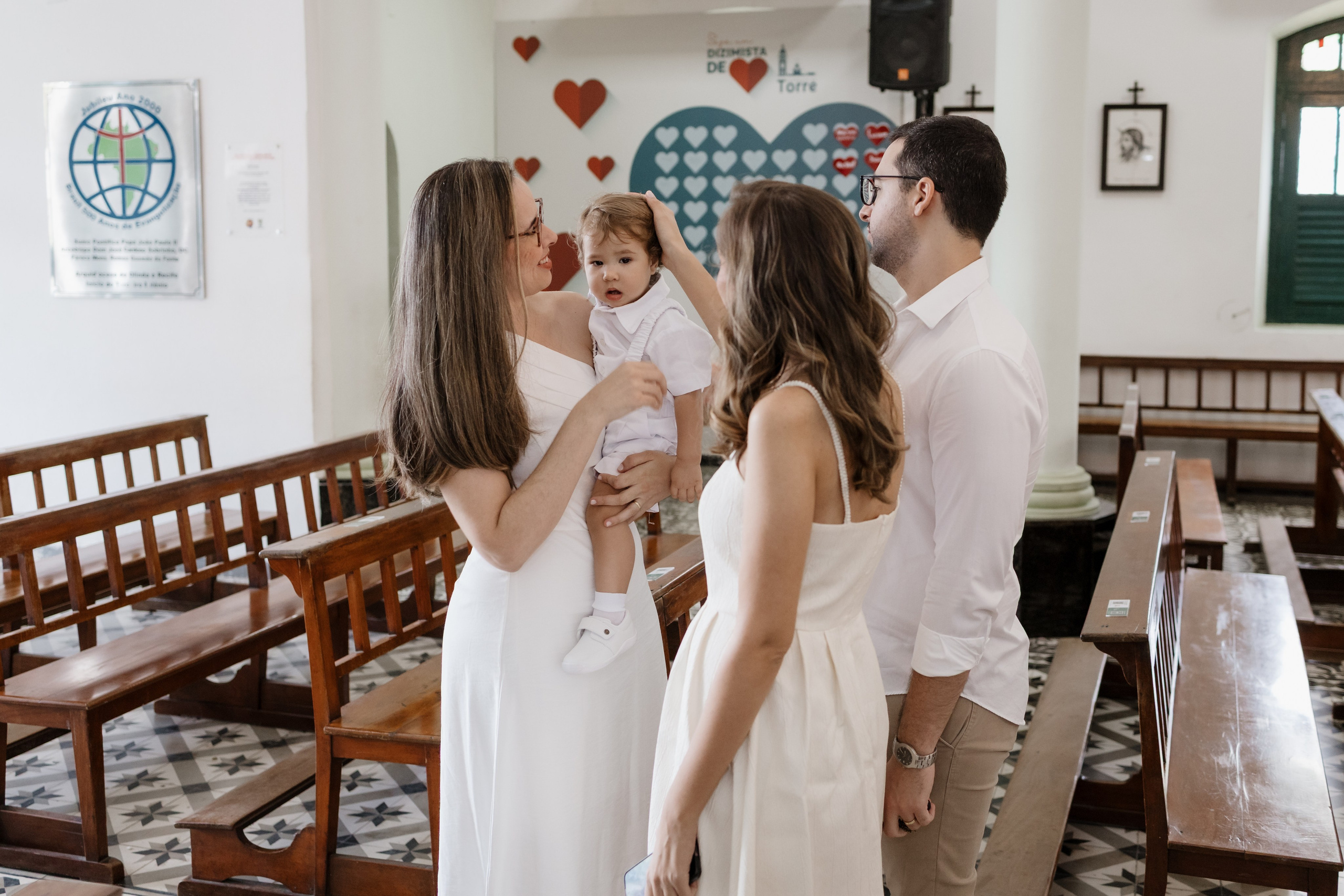 Chegada da família para o batizado em Recife, na Igreja da Torre