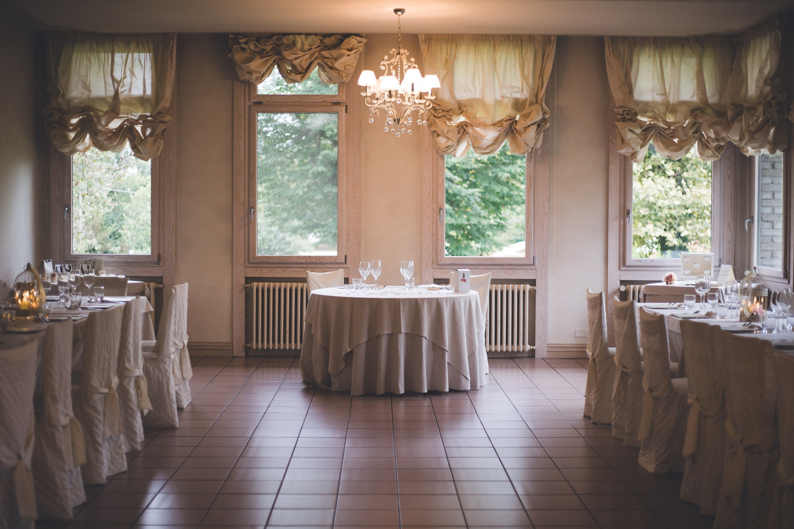 Wedding guide ITA. Wedding and elopement photographer Italy Tuscany Como Milan Pavia Marija Galaka