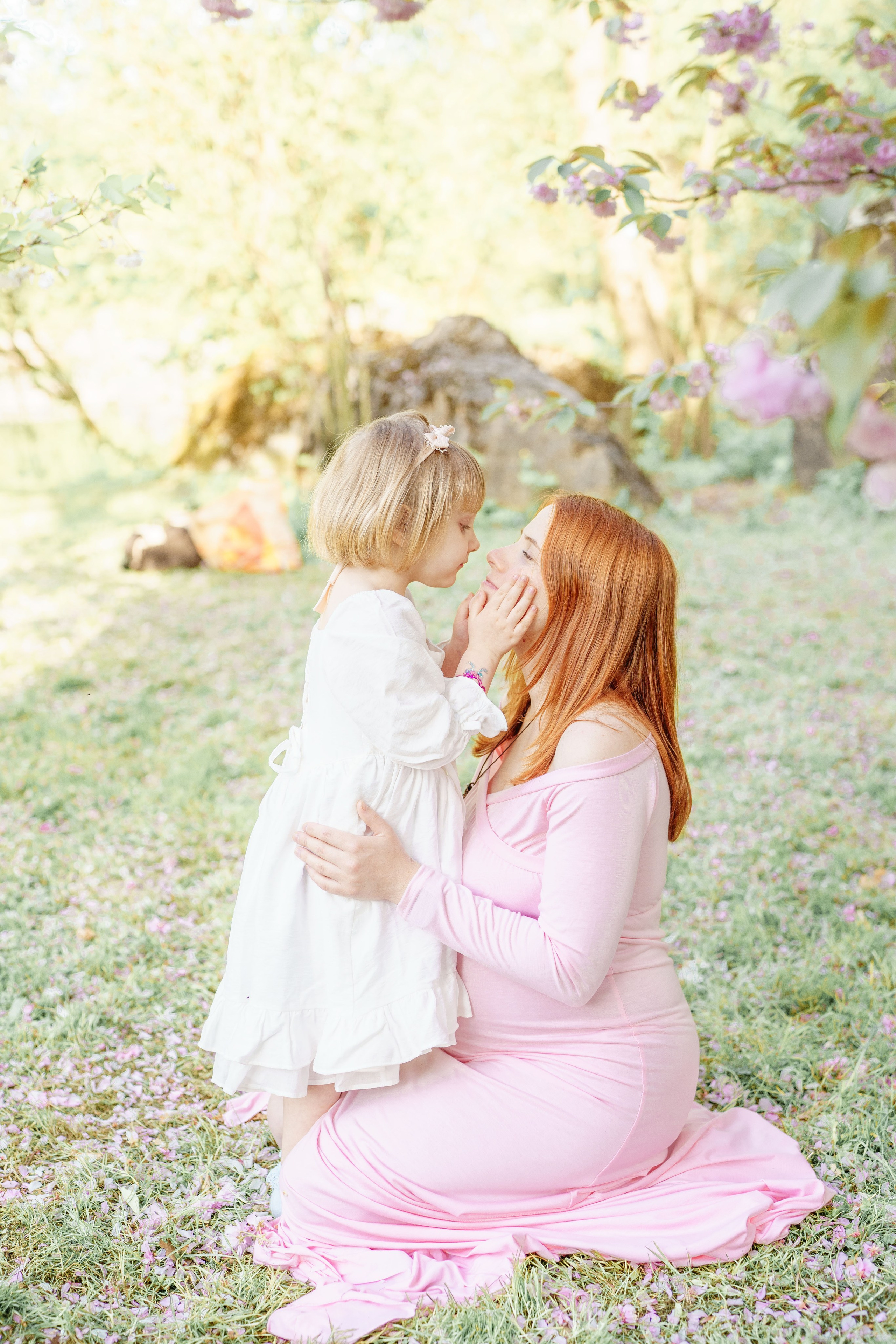 Sesja w plenerze. Fotograf Łódź - sesja ciążowa, noworodkowa, dziecięca. Studio w Łodzi