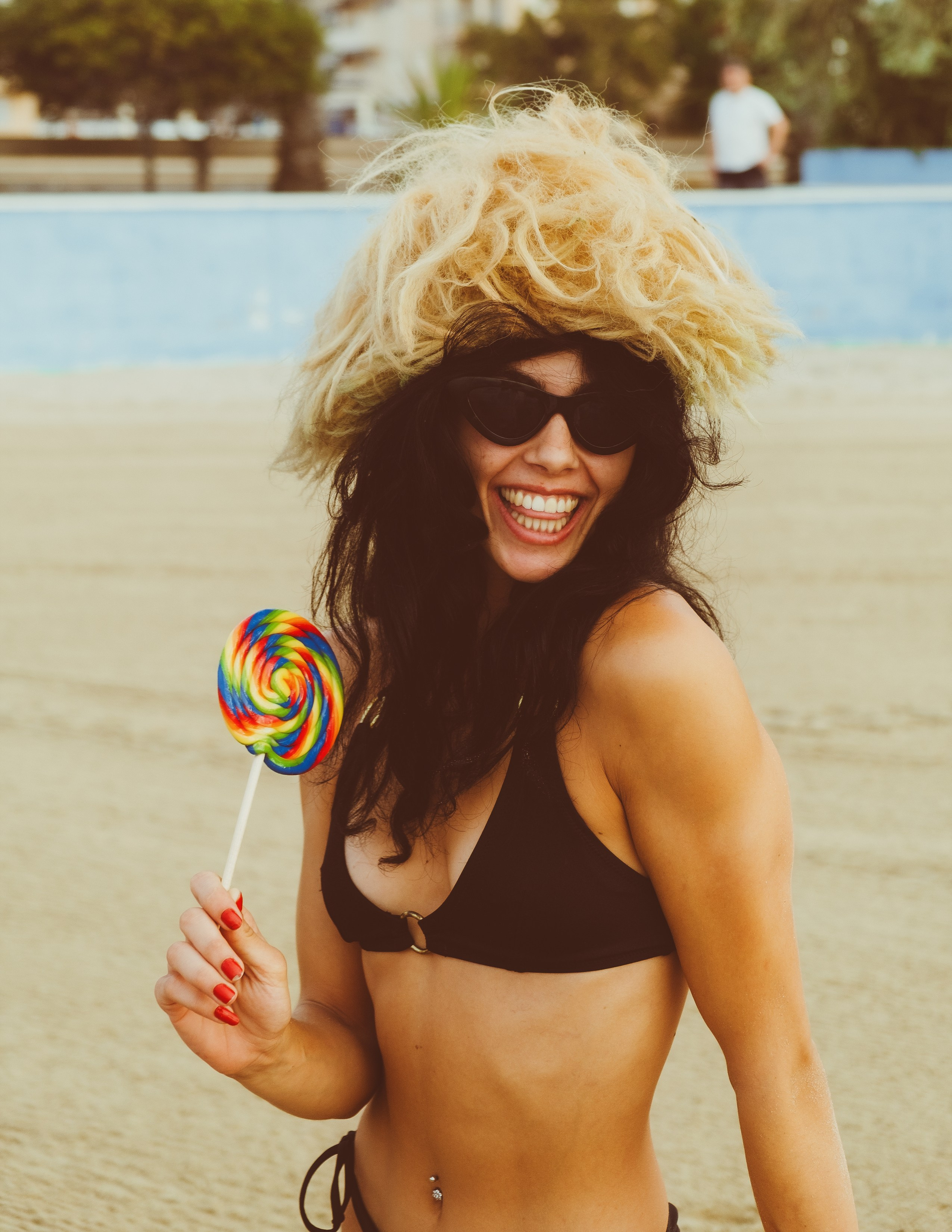 Beetlejuice на море: Экспериментальная фотосессия с цирковыми артистами — Фотограф Андрей Луковников