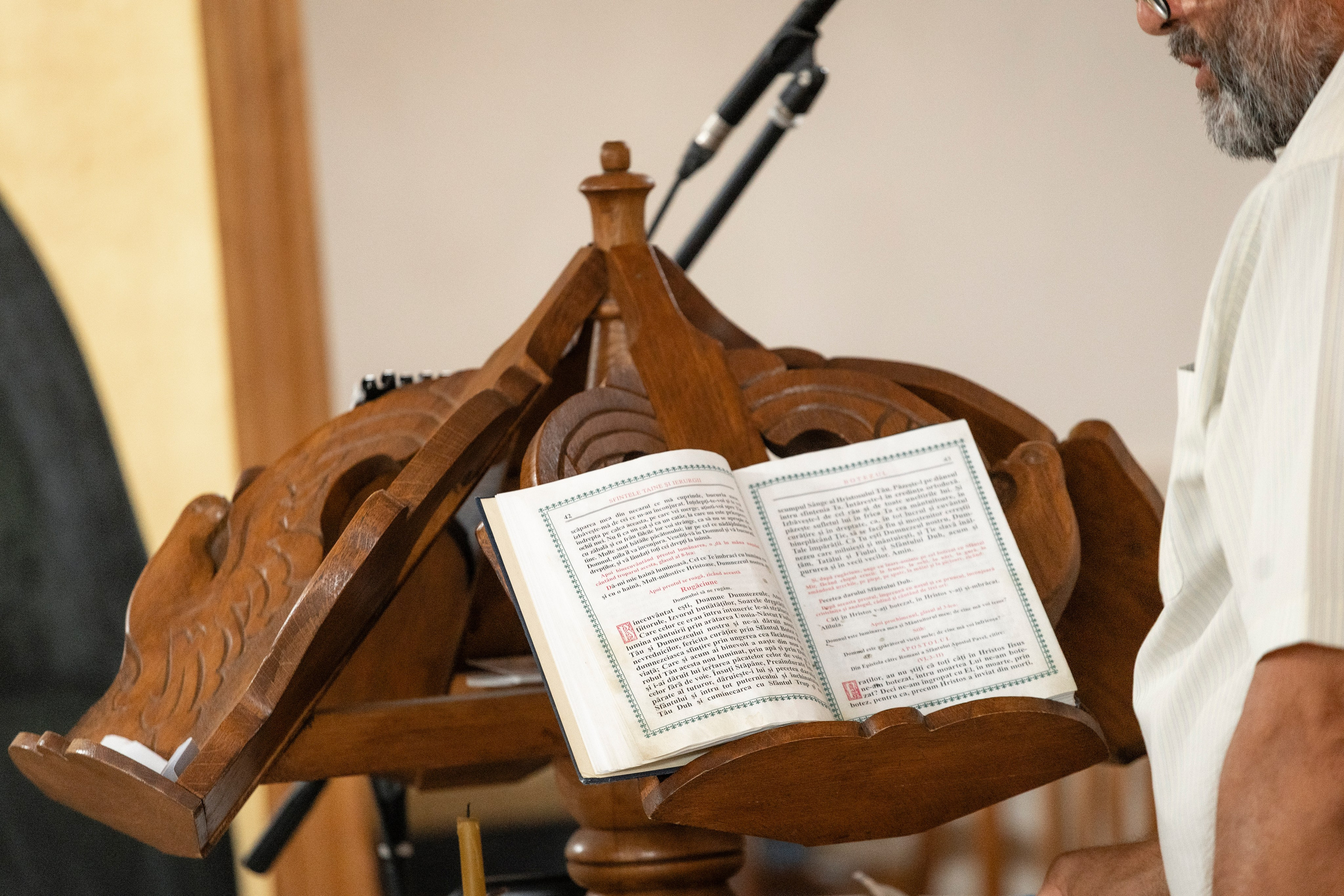Noah’s christening in Tournefeille and Paroisse Orthodoxe Roumaine of Toulouse “La Protection de la Mère de Dieu”. Eugénie Smirnova — photographe à Toulouse et dans le sud-ouest de la France