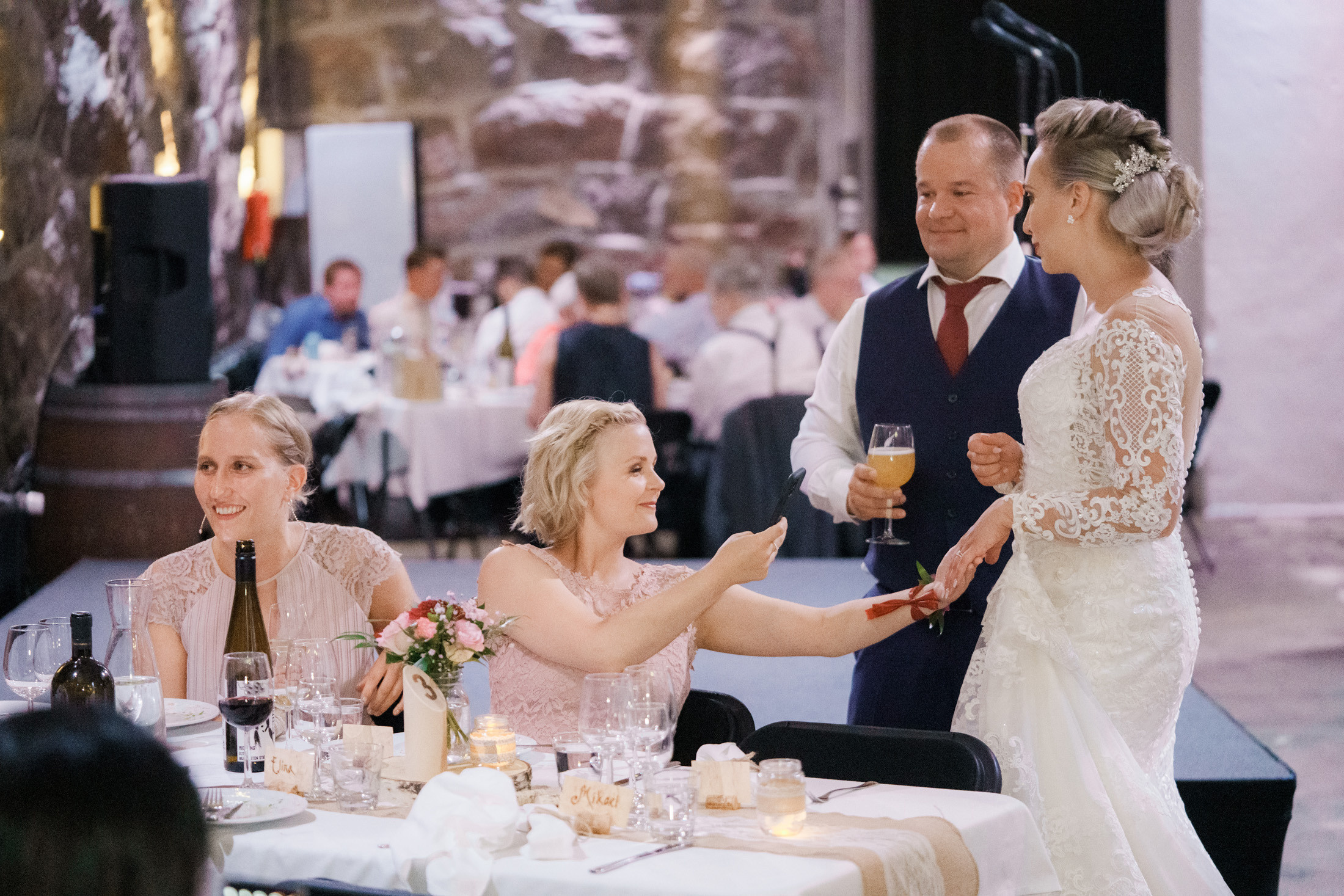 Agroksenmäen holvikellari hääkuvaaja