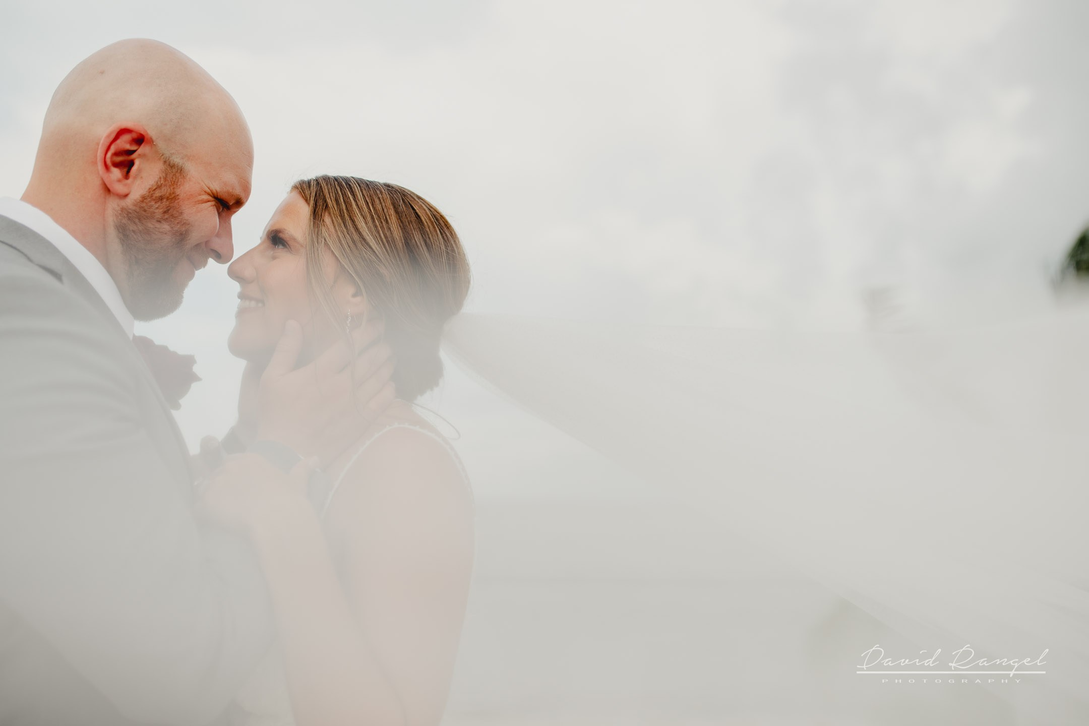 Destination wedding photographer based in Cancun and Riviera Maya with service worldwide