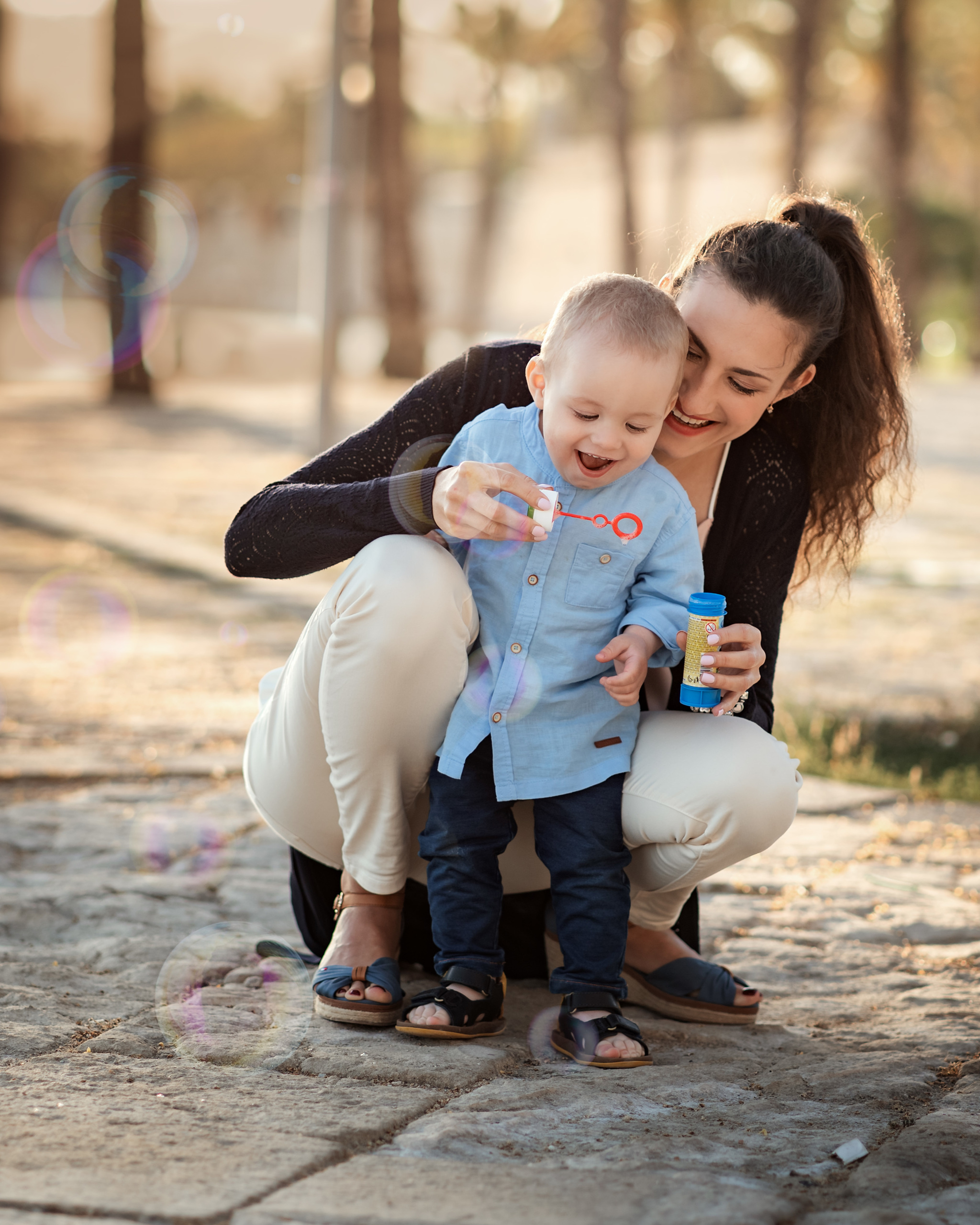 Mama und Sohn Fotoshooting in Palma de Mallorca. Deine Fotografin auf Mallorca für Familien und Business