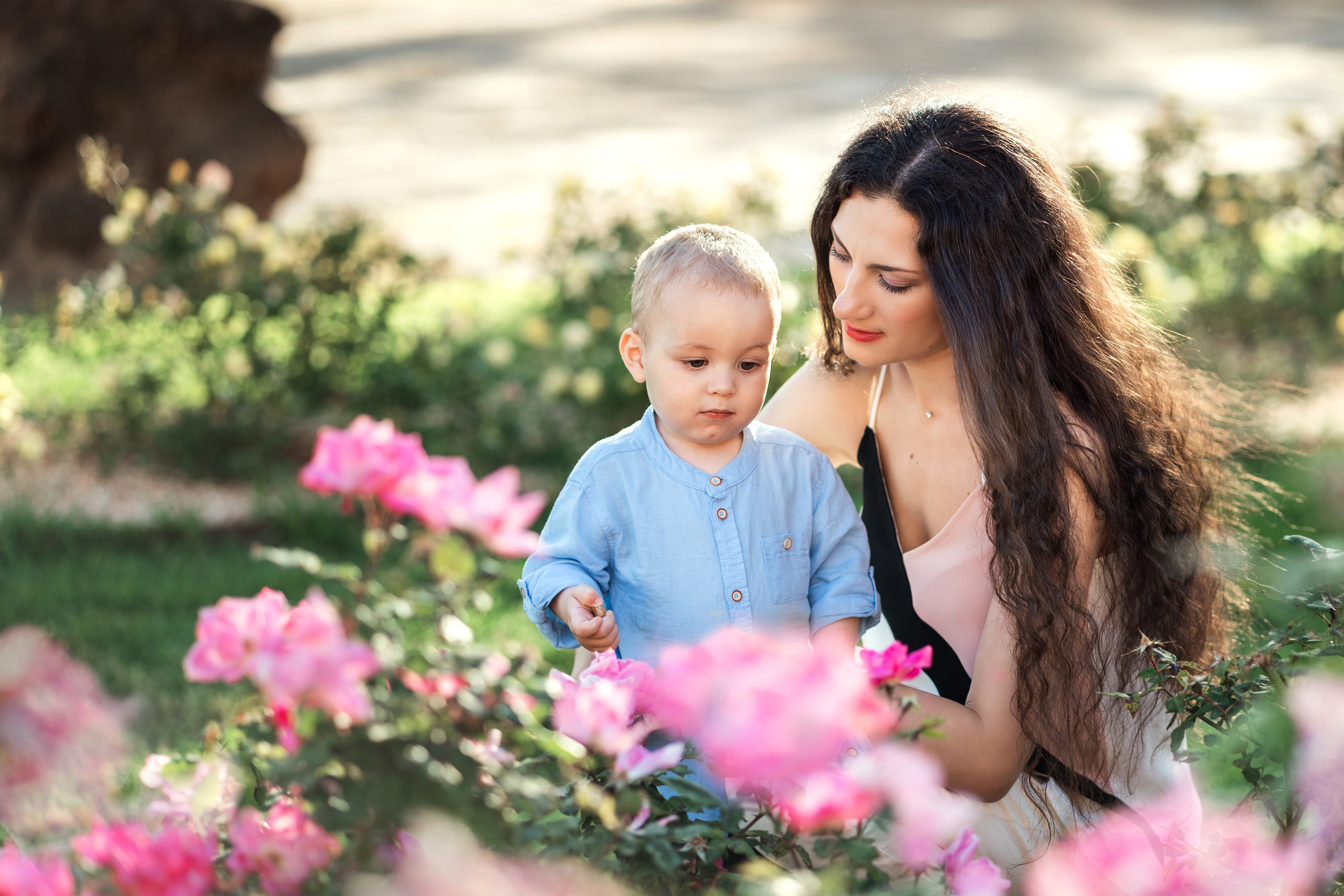 Mama und Sohn Fotoshooting in Palma de Mallorca. Deine Fotografin auf Mallorca für Familien und Business