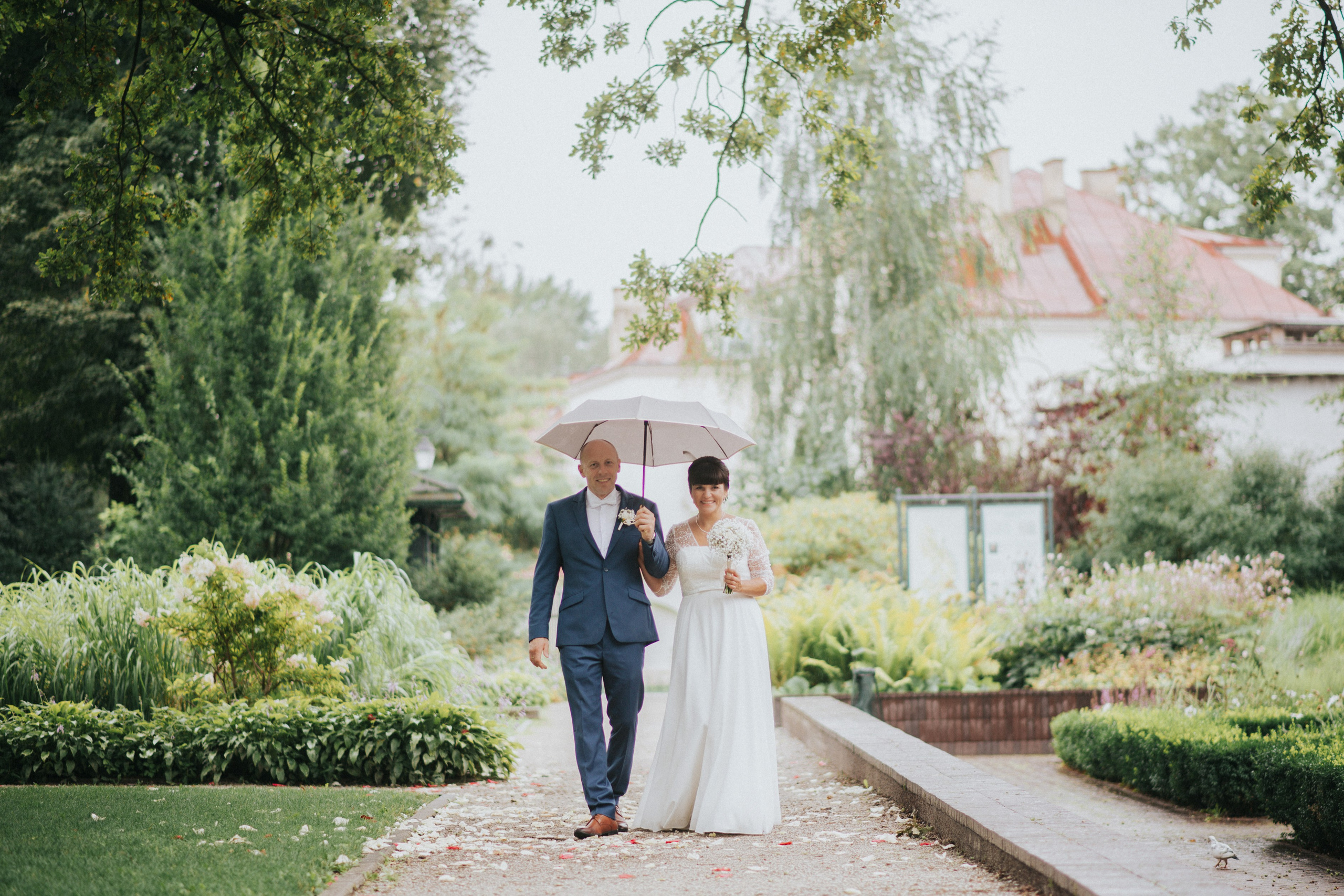 Vestuvių fotosesija, ceremonija, Vestuvių pasiruošimo fotografavimas. Vestuvių fotografas Vilnius Trakai kaina vestuvių fotografavimas fotografė personal.lt photogrpahy kainos jaunoji jaunikis nuotaka santuoka vestuvės, profesionali natūrali meninė reportažinė klasikinė fotosesija, vestuvių fotosesija gamtoje dvare