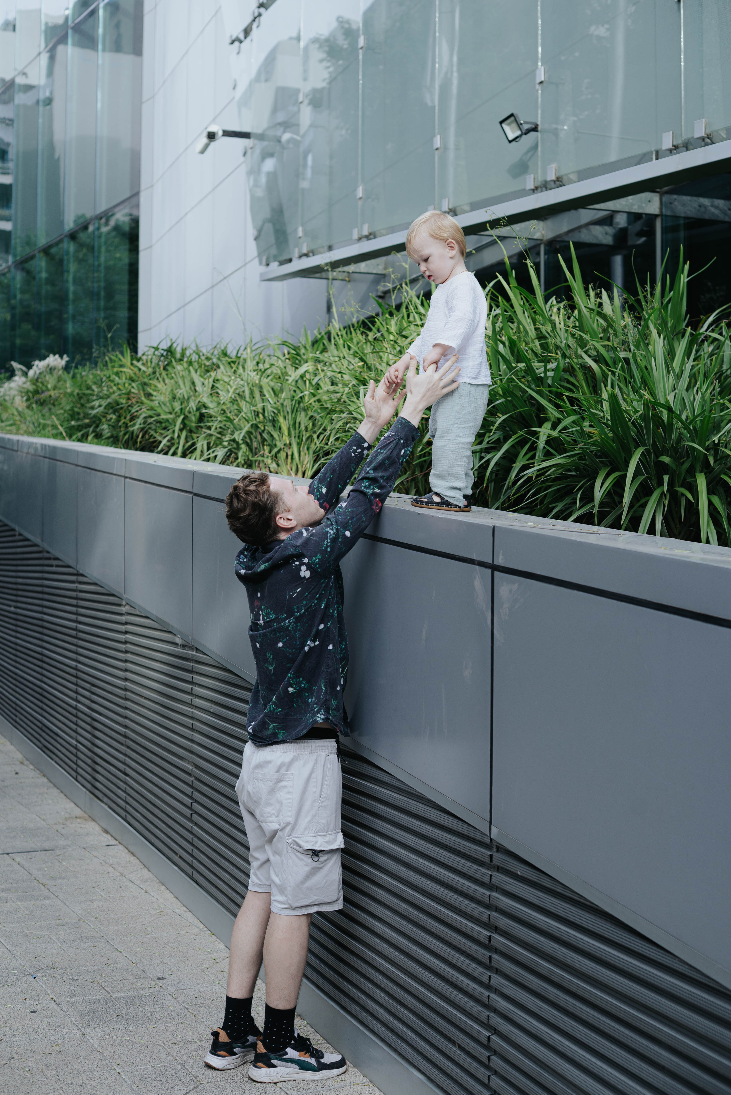 Two years later. Photographer @elmirkami in the city of Buenos Aires
