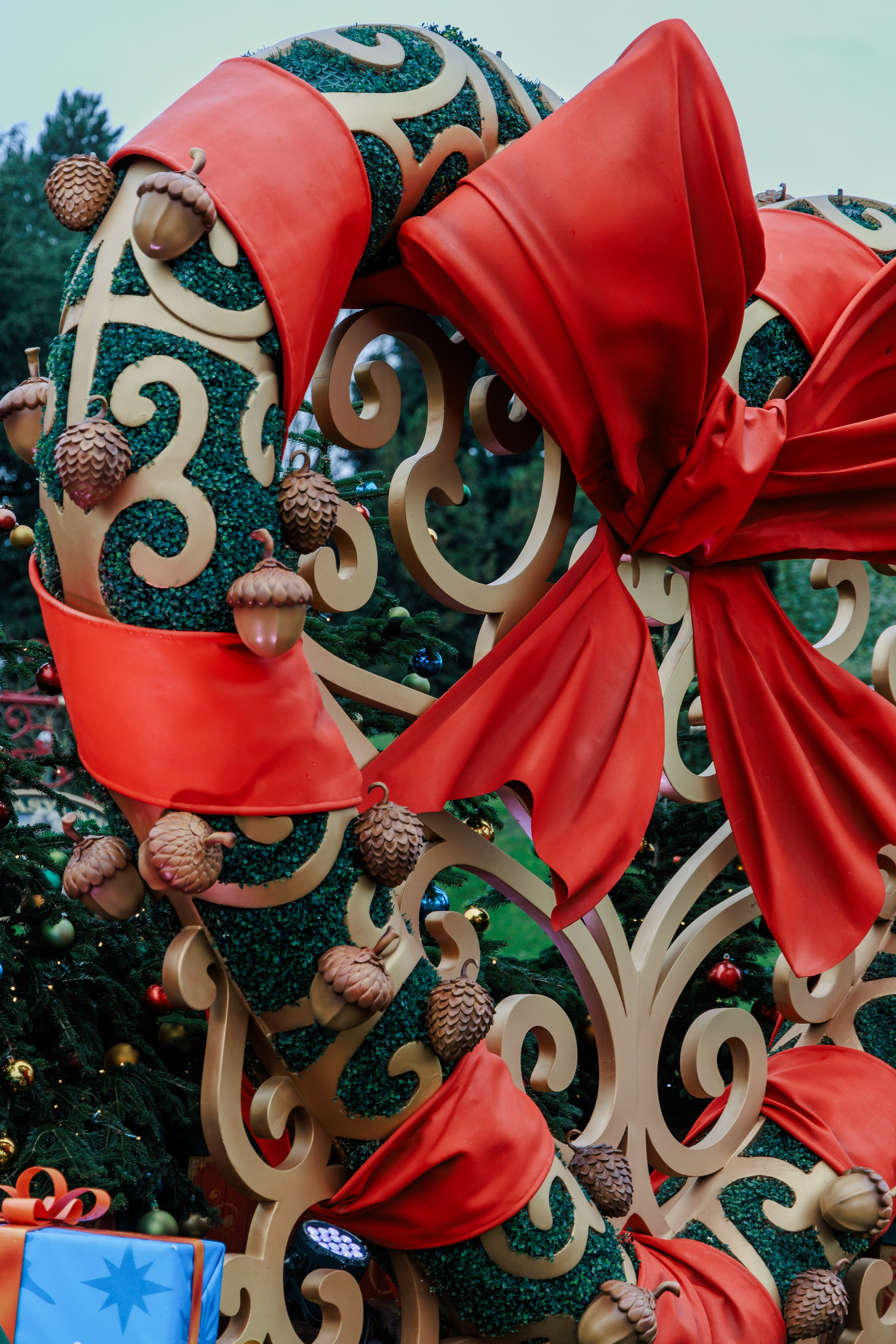 Best Photographer in Paris: Your Guide to Unforgettable Winter Photoshoots at Disneyland Paris. Photographe à Paris