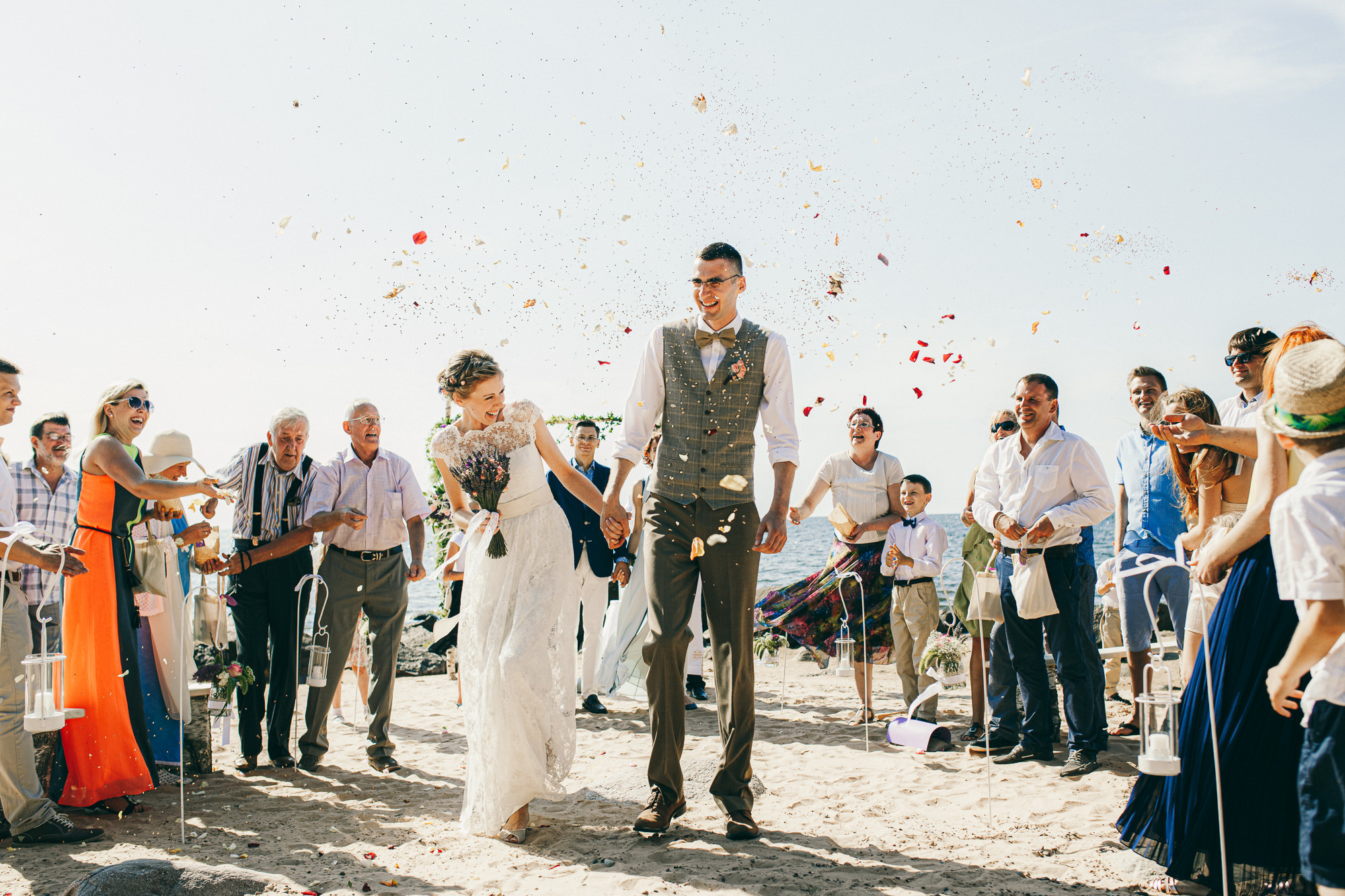 Dzīvā kāzu fotogrāfija - klasiska, huligāniska, dažāda