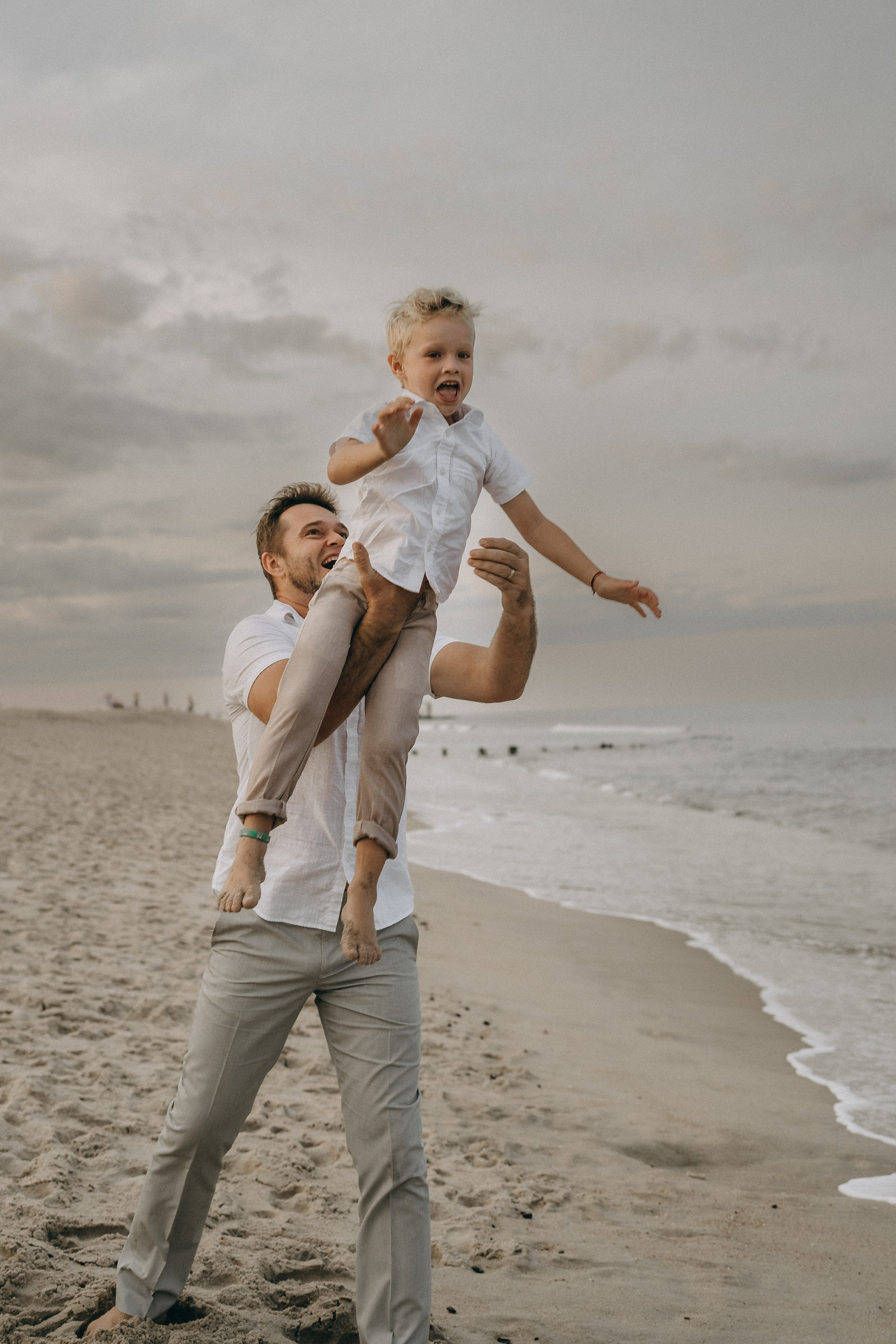 Beach Family Photography – Relaxed & Beautiful Moments. Alisa Tant — Family and newborn photographer Bucks County, Montgomery county, Philadelphia, NJ