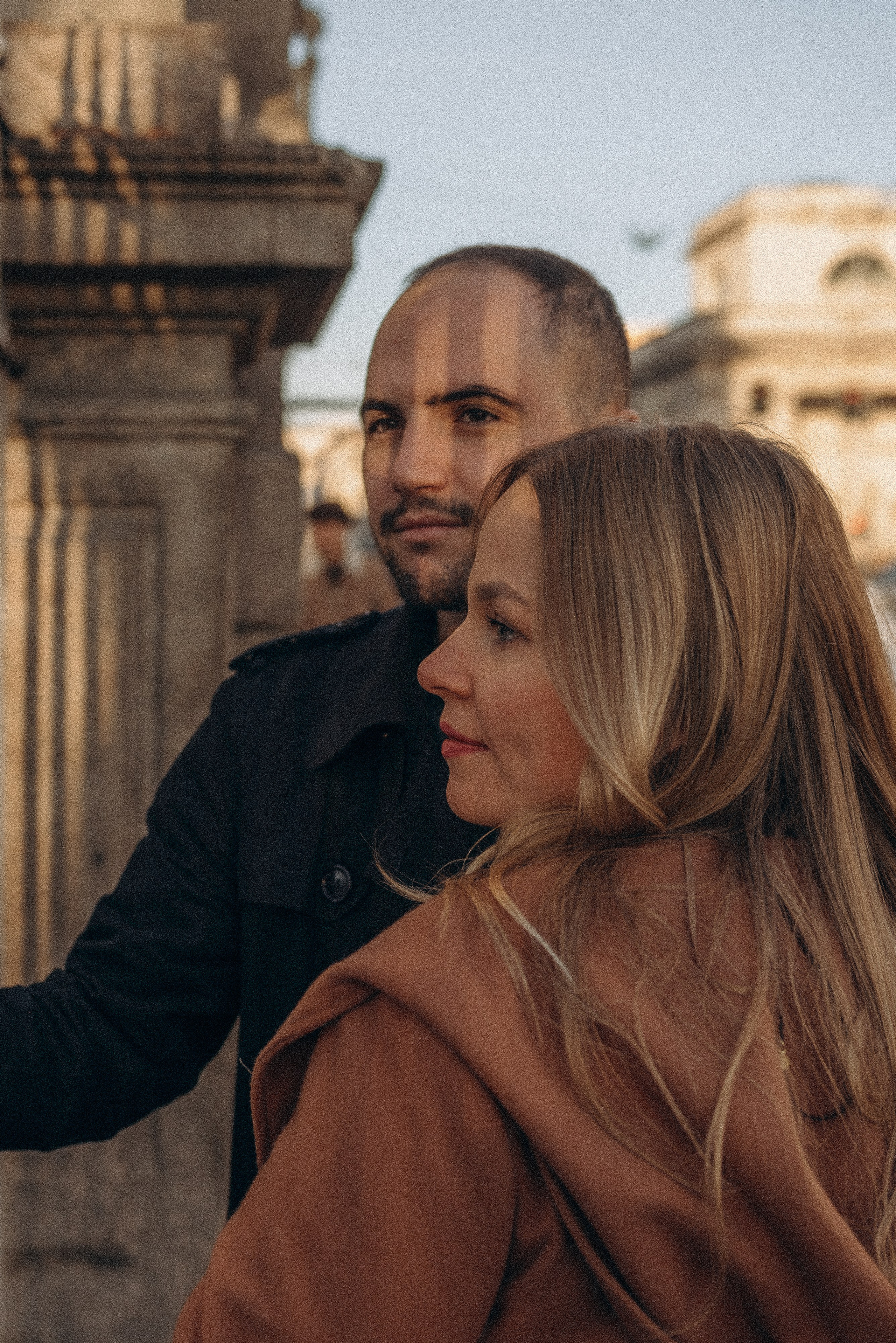 Romantic pre-wedding photoshoot in Milan with a professional destination photographer.