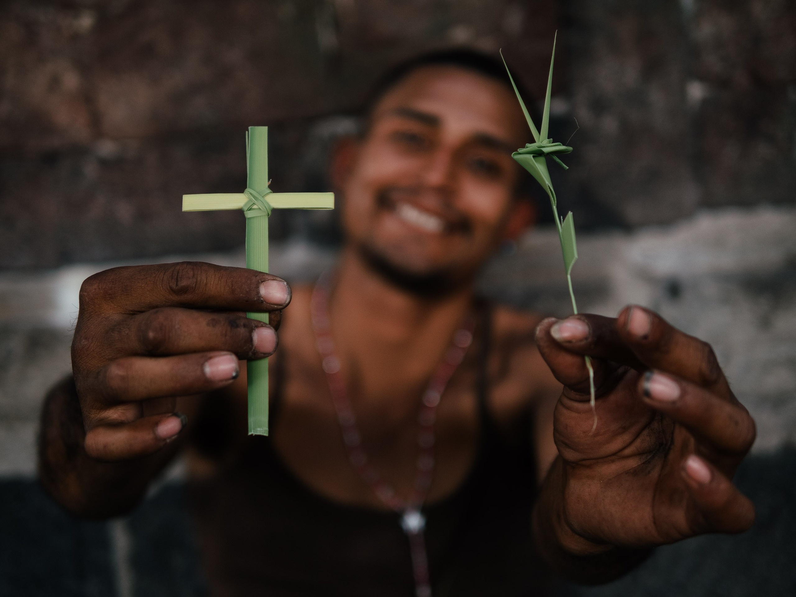 Celebration of St. Jude Thaddeus in the Church of St. Hippolytus and St. Cassian, Hidalgo, CDMX, Mexico. Federico Borobio, street and documentary photography.