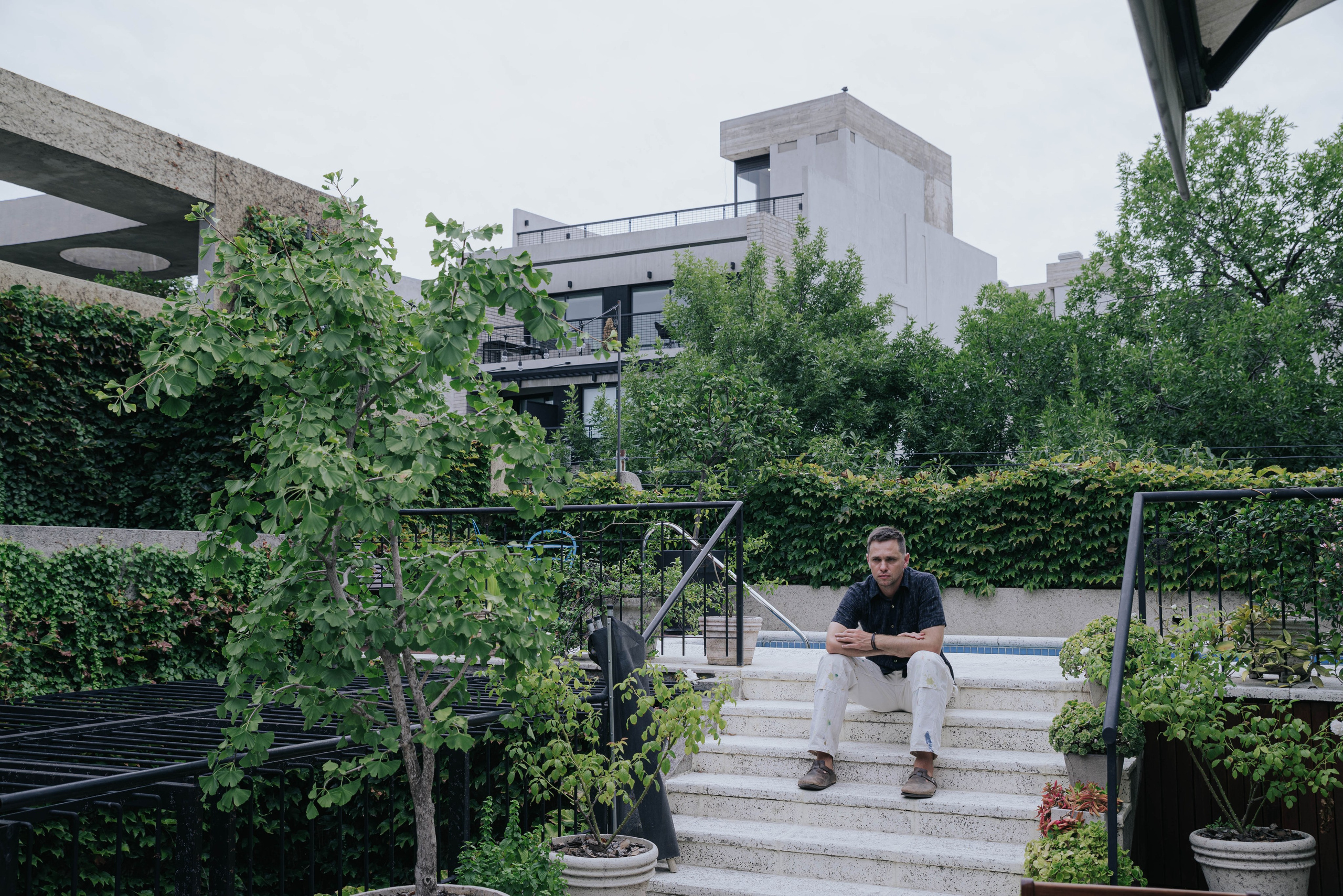 Docdocdoc. Visiting a Friend. Photographer @elmirkami in the city of Buenos Aires