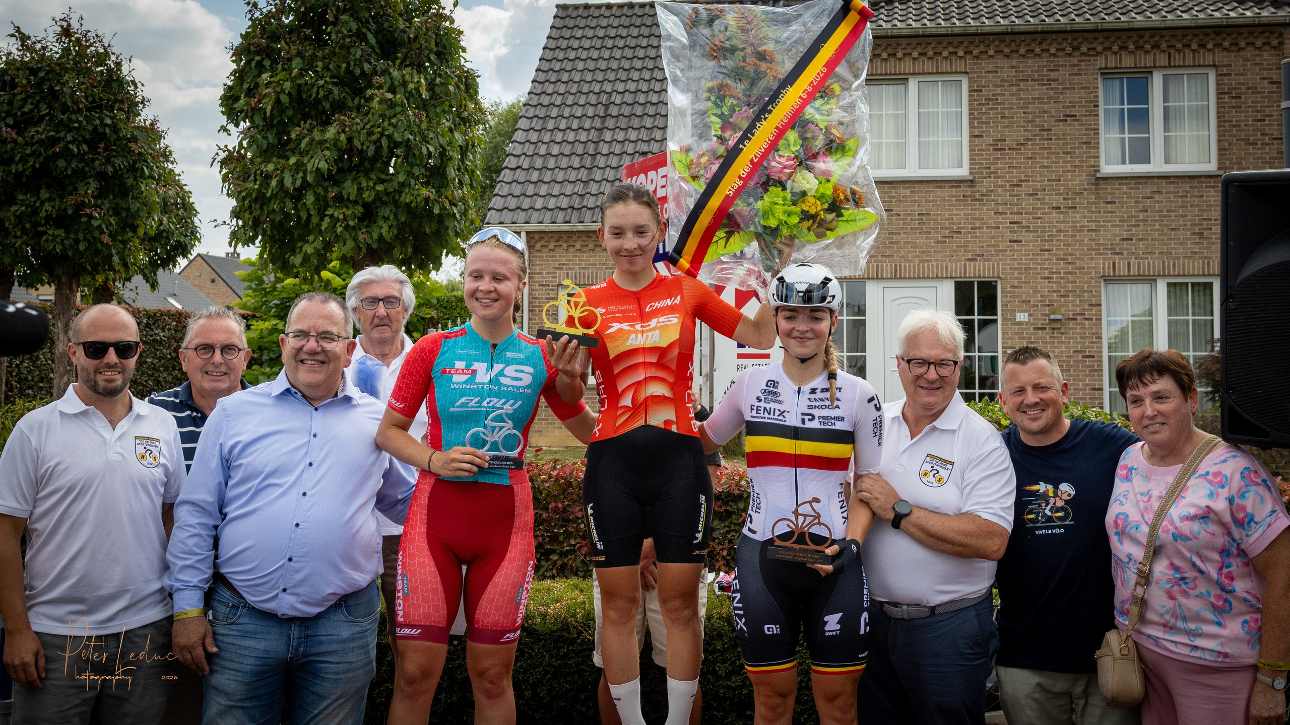 Koers - Slag der zilveren Helmen - Halen. Peter Leduc is een passionele hobbyfotograaf uit België, gespecialiseerd in creatieve fotografie, visuele verhalen en unieke fotoprojecten