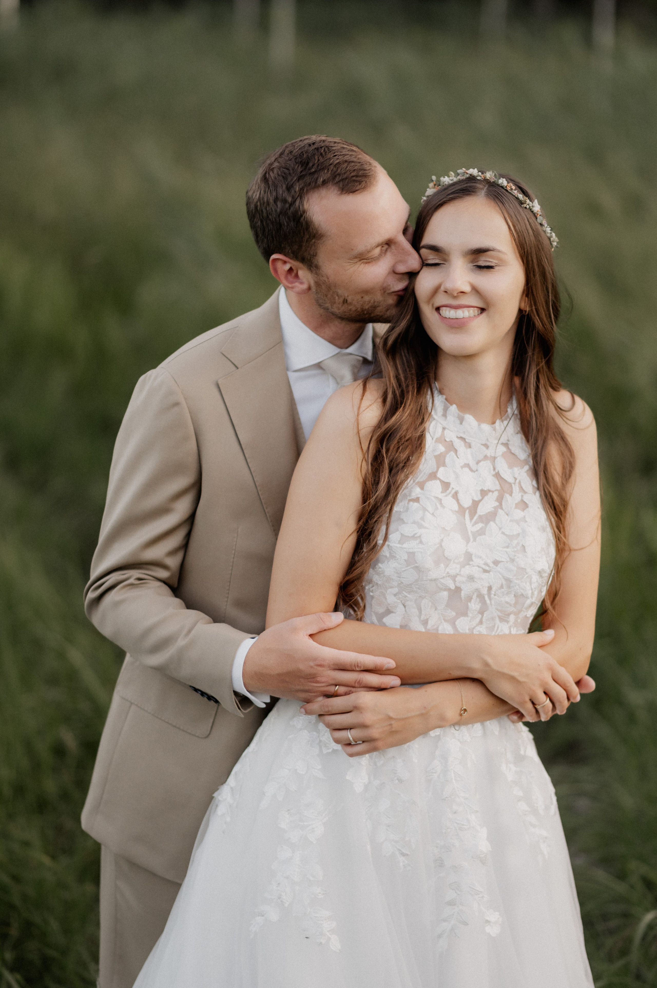 Sommer, Liebe & zwei wunderschöne Kleider: Gartenhochzeit in Gunzenhausen. Photographer in Ansbach for Couples, Weddings and After Wedding