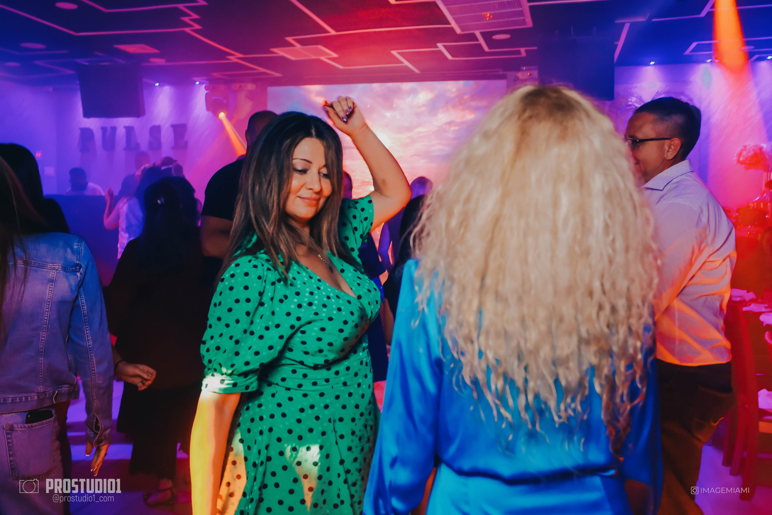 Photo & Video in Miami, Sunny Isles, Hallandale, Aventure. Photo & Video Production Studio #1