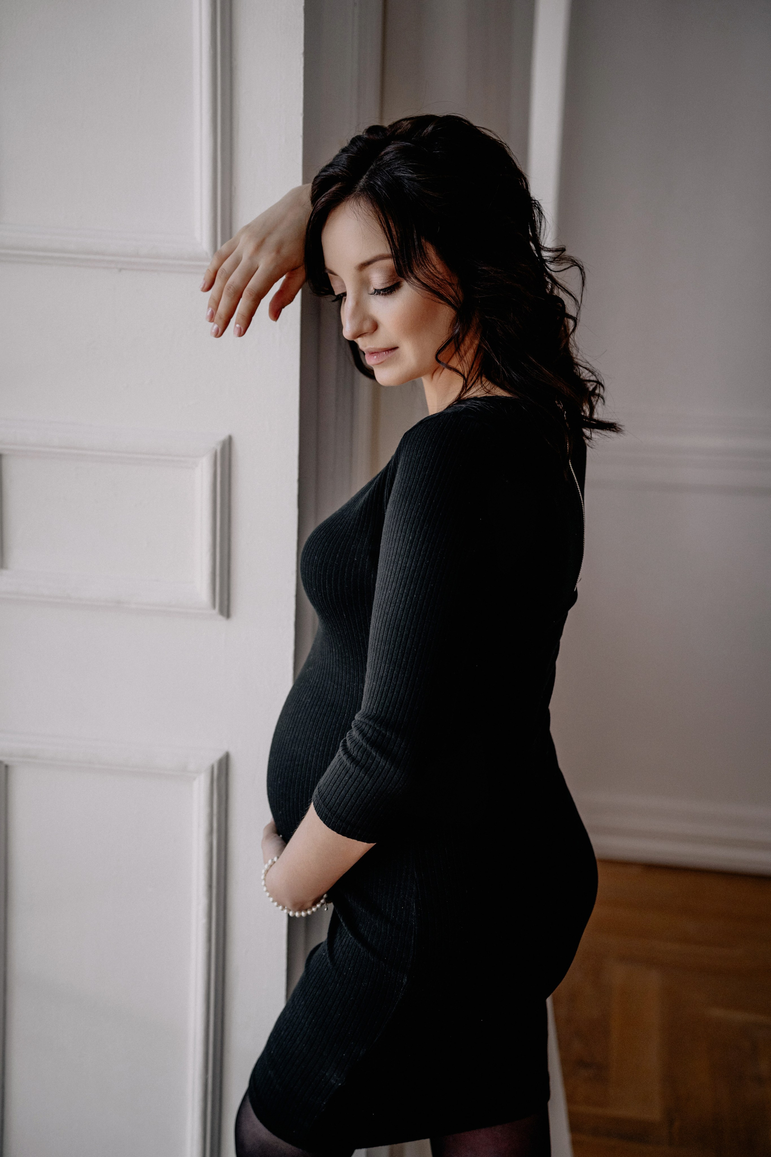 Cozy Maternity Photography at Home – Soft & Emotional Motherhood Moments. Alisa Tant — Family and newborn photographer Bucks County, Montgomery county, Philadelphia, NJ