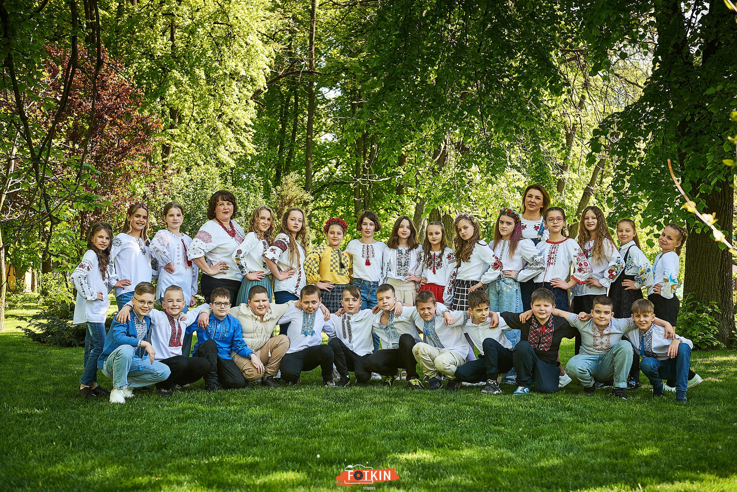 Випускні альбоми для 1- 4 класу у Дніпрі та області. Випускні альбоми фотокниги Київ та Дніпро