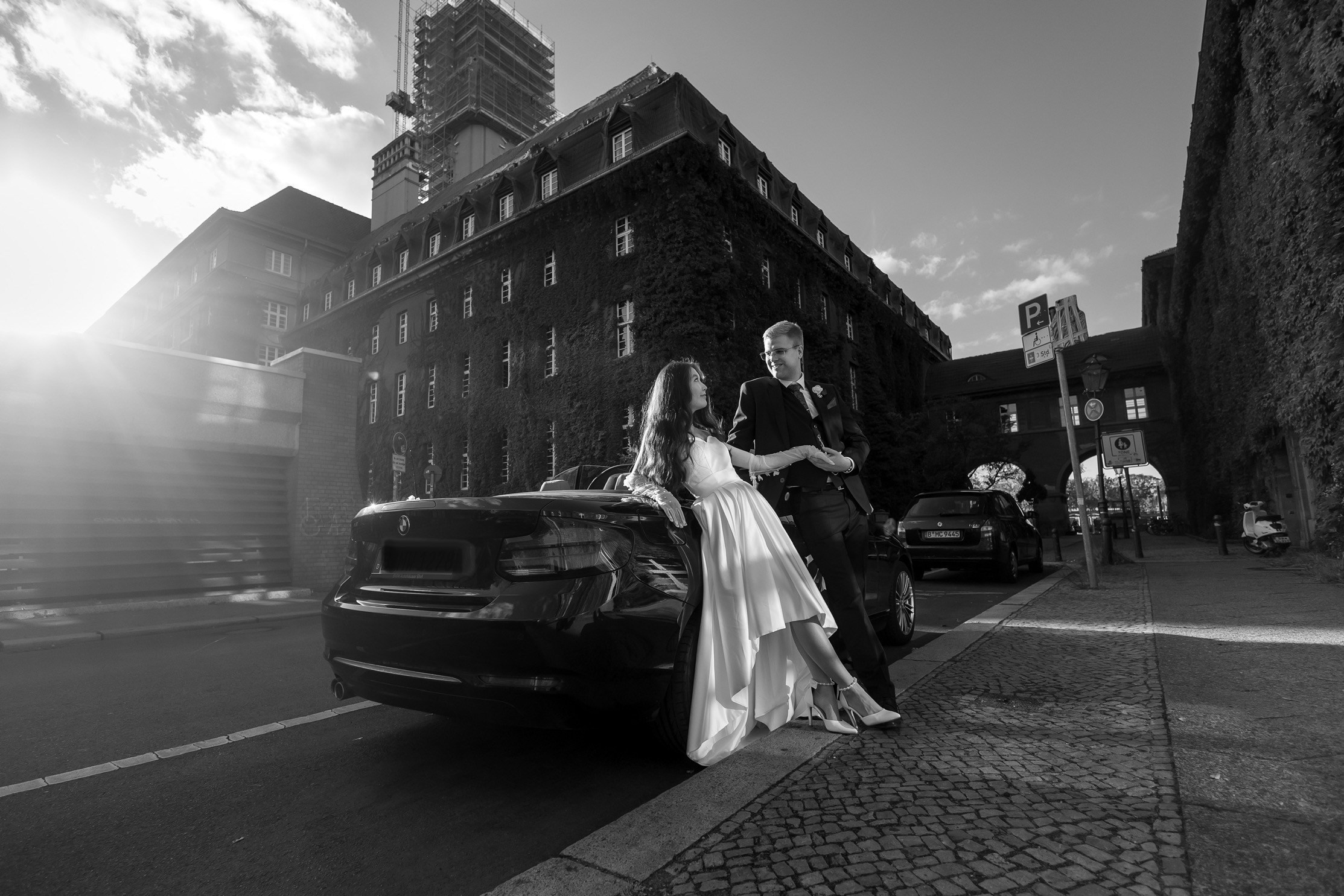 Eine intime Feier vor der großen Hochzeit: Solongo und Victor im Standesamt Spandau. Hochzeitsfotografie in Berlin Nataliia Schütze