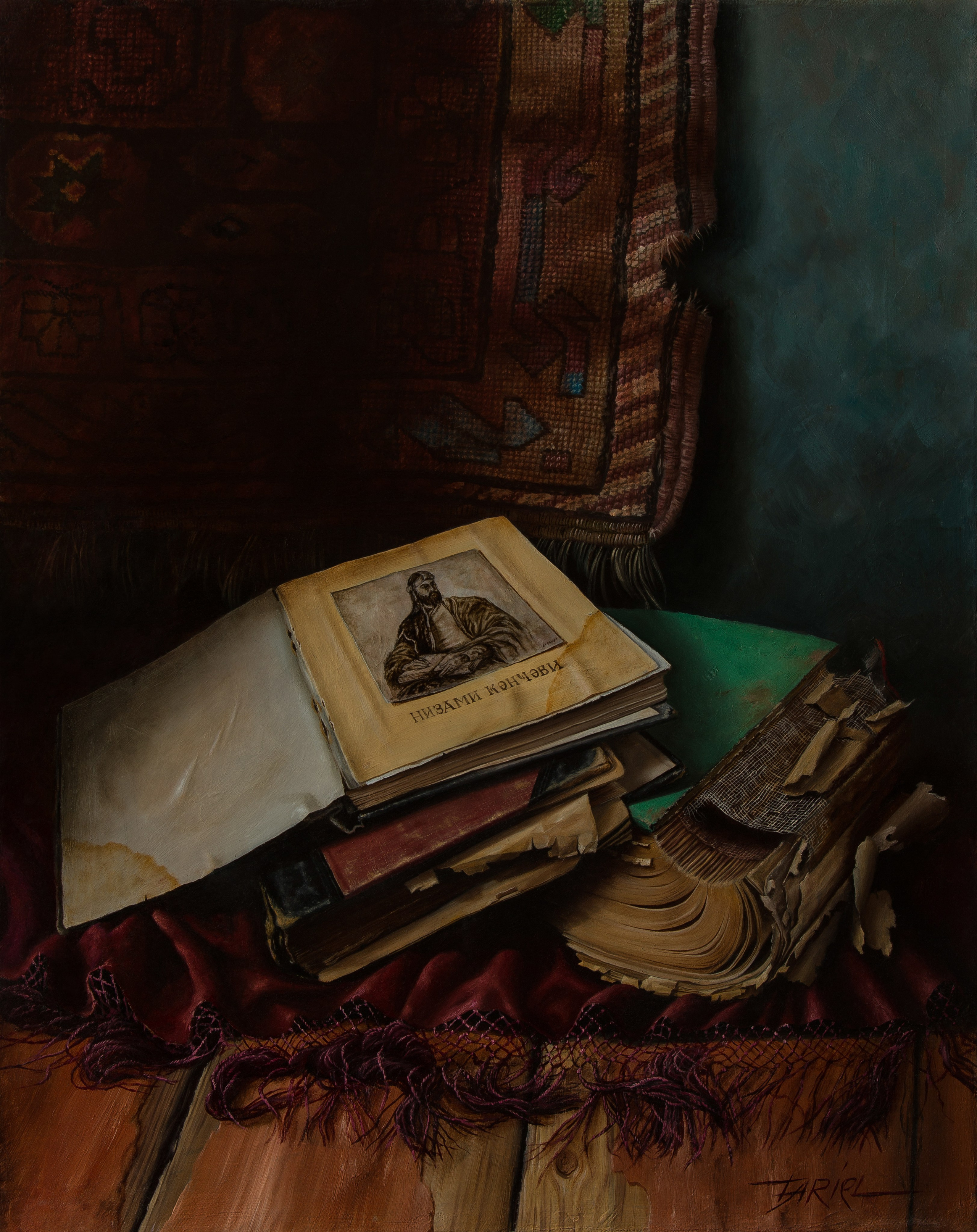 Tariel Əhmədovun yağlı boya ilə çəkilmiş natürmort əsəri, tünd taxta səth üzərində, qismən tünd qırmızı məxmər və ya atlas parça ilə örtülmüş antik, köhnəlmiş kitab və sənədlər yığınını təsvir edir. Üst hissədəki açıq kitabda qədim bir kişi portreti və altında "НИЗАМИ ГЯНДЖЕВИ" (Nizami Gəncəvi) adı görünür. Arxa fonda tünd kölgə içərisində naxışlı xalça divardan asılıb.