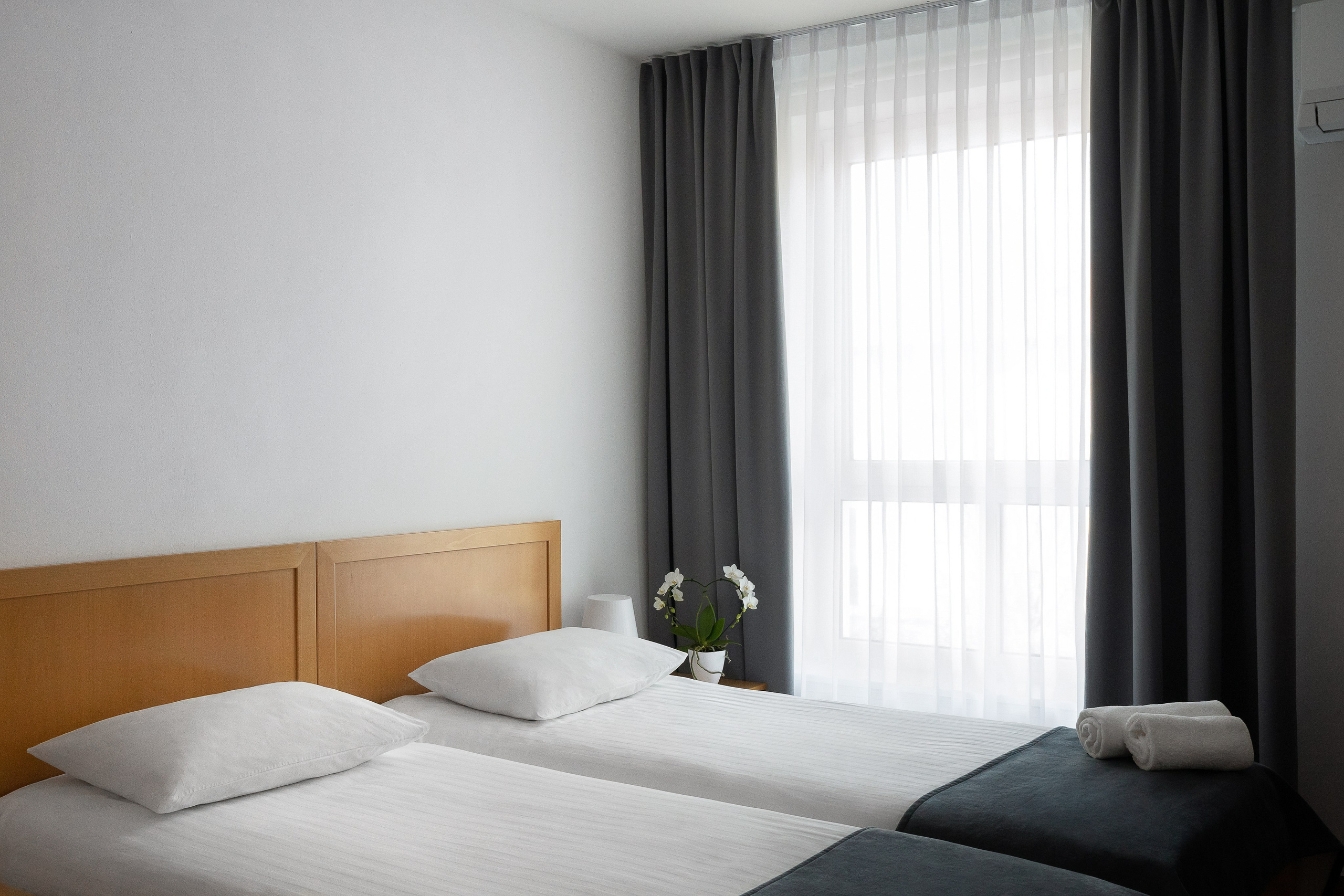 Fotografiranje Interierja. Fotografinja in videografinja Mariia Bortiakova iz Slovenije: fotografiranje dogodkov, portretov in snemanje videov po vsej Sloveniji