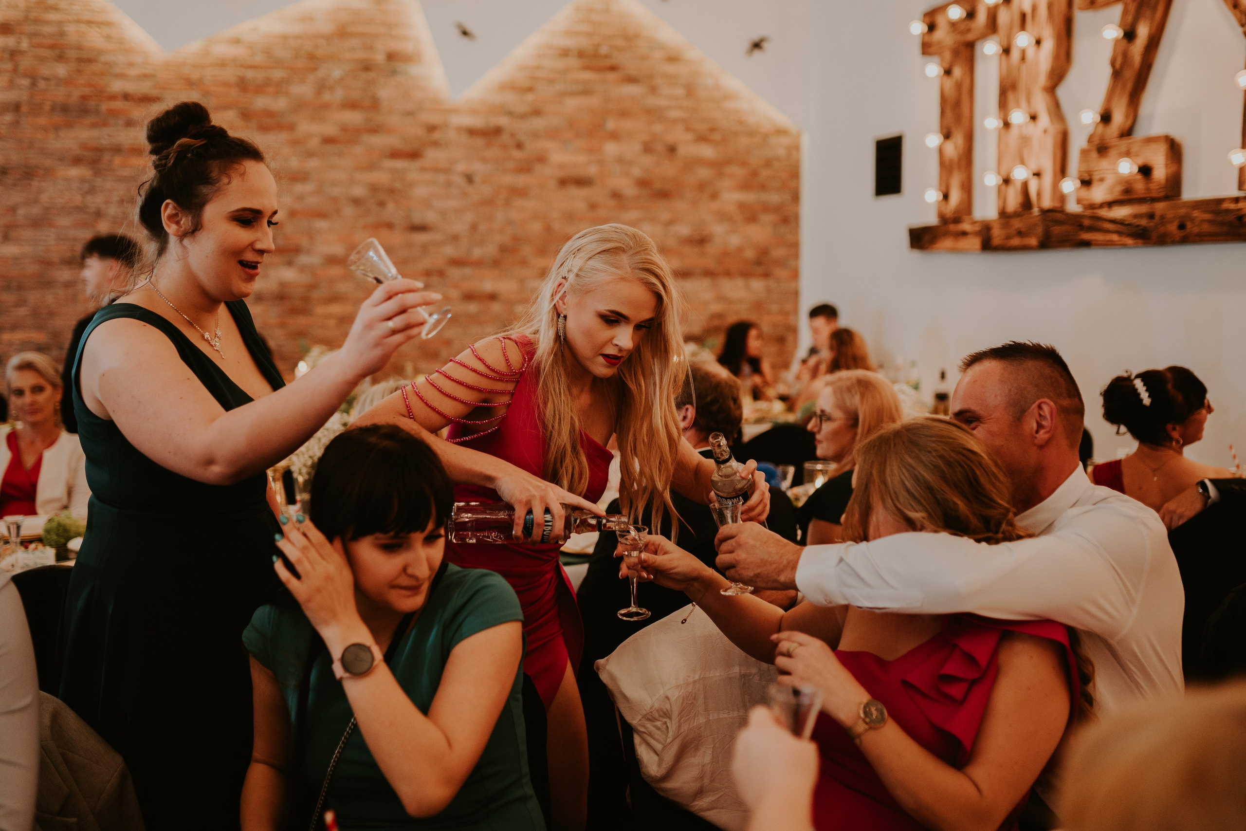 Trzy Drzewa: wspaniała uroczystość Wiktorii i Kamila. Karkowskafoto - fotografia miłości