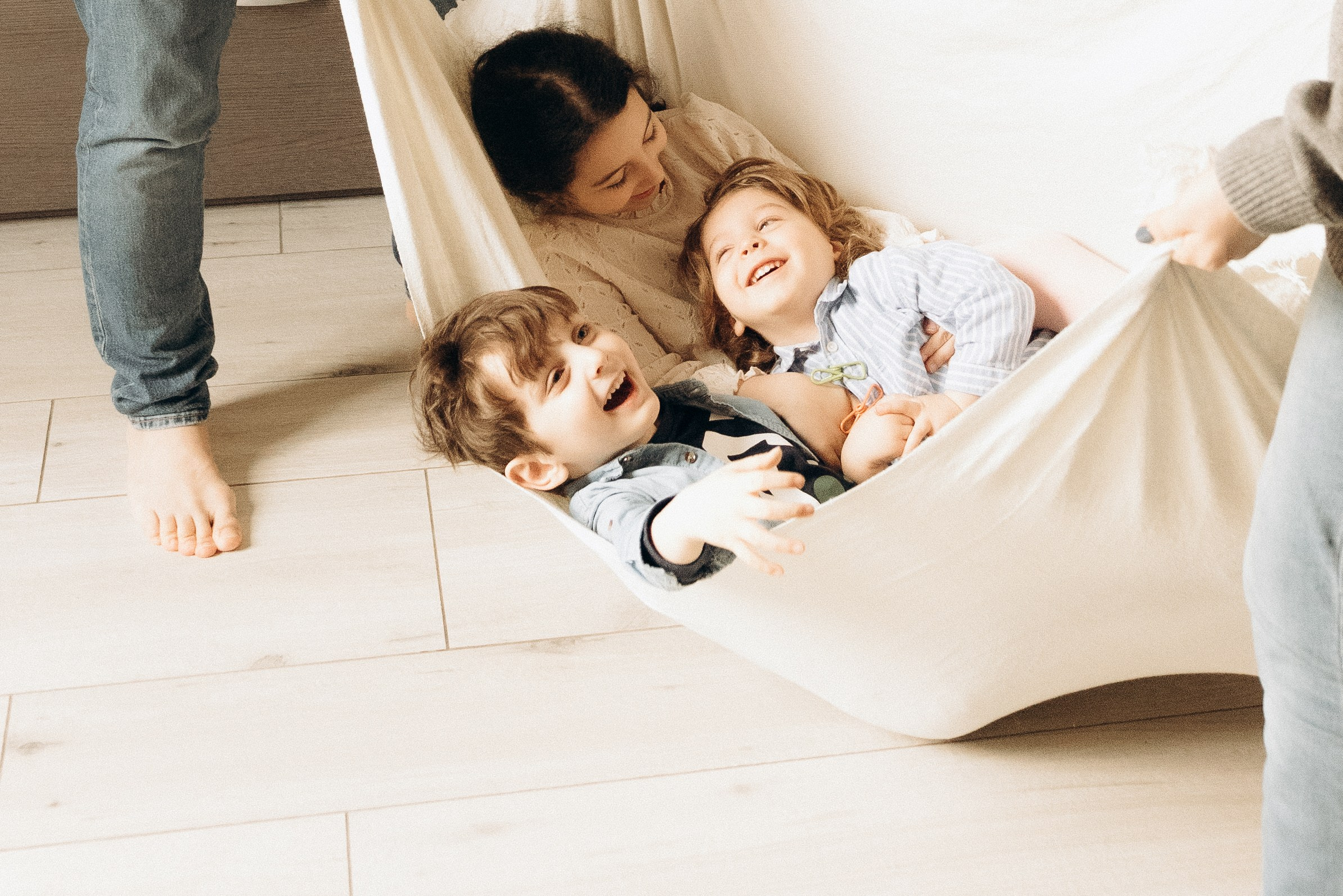 Best photographer in Milan for private inhouse photo session. Family portraits