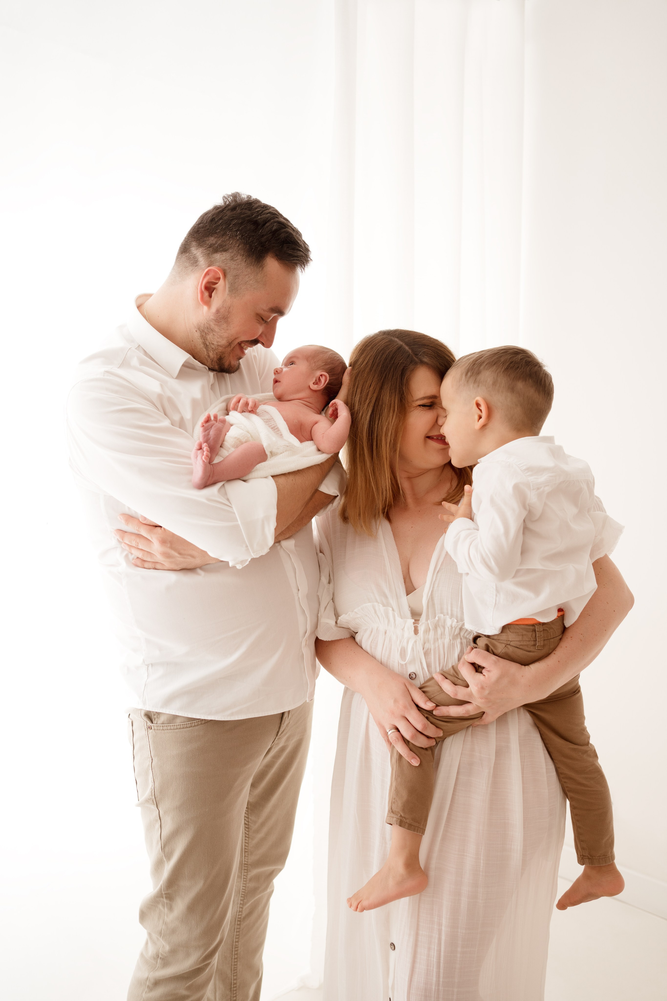 Sesja noworodkowa w świątecznym wydaniu. Fotograf Łódź - sesja ciążowa, noworodkowa, dziecięca. Studio w Łodzi