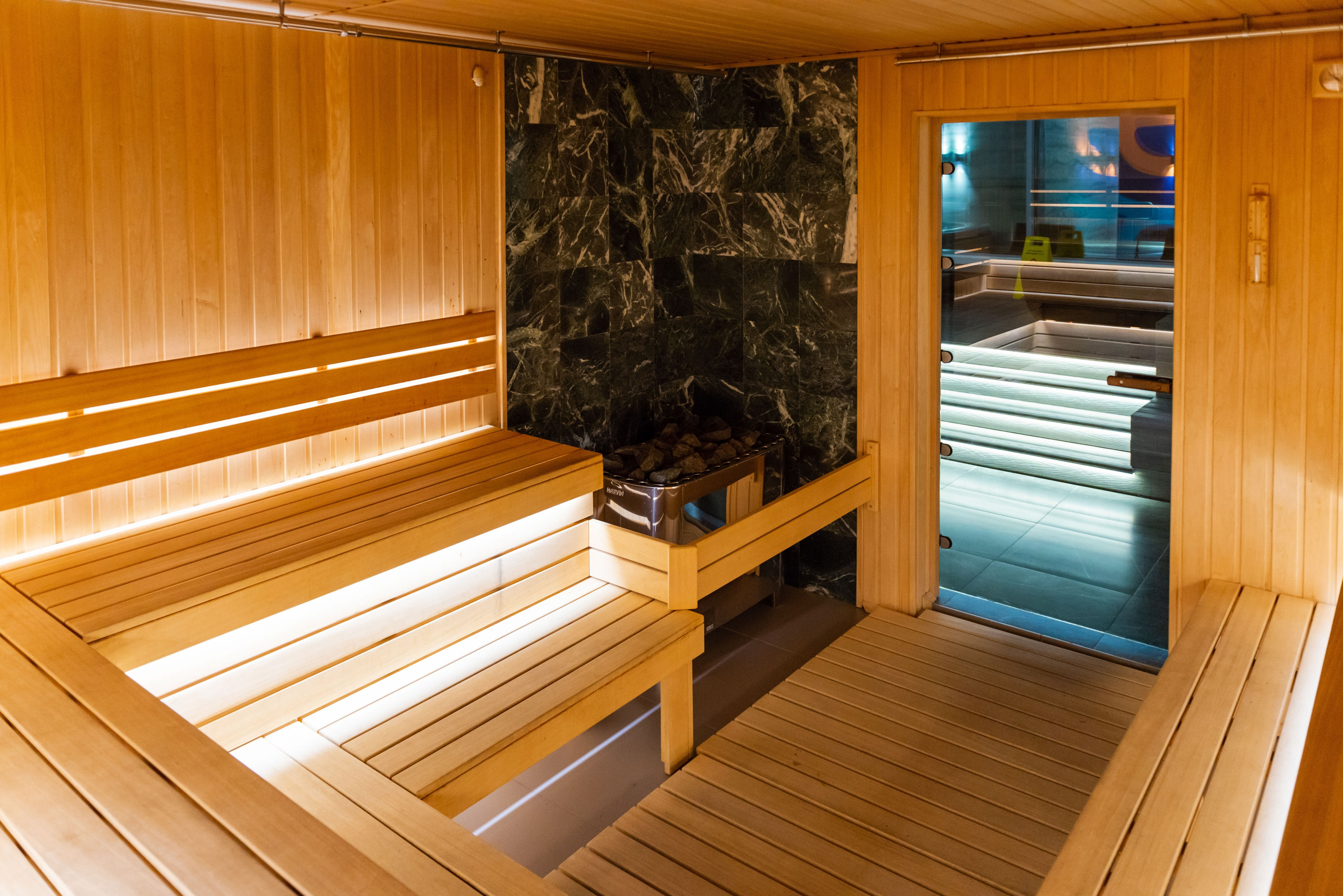 Фитнес-клуб DDX Fitness в ТЦ Июнь Мытищи. ФОТОГРАФ МЕКСИКА КИНТАНА-РОО