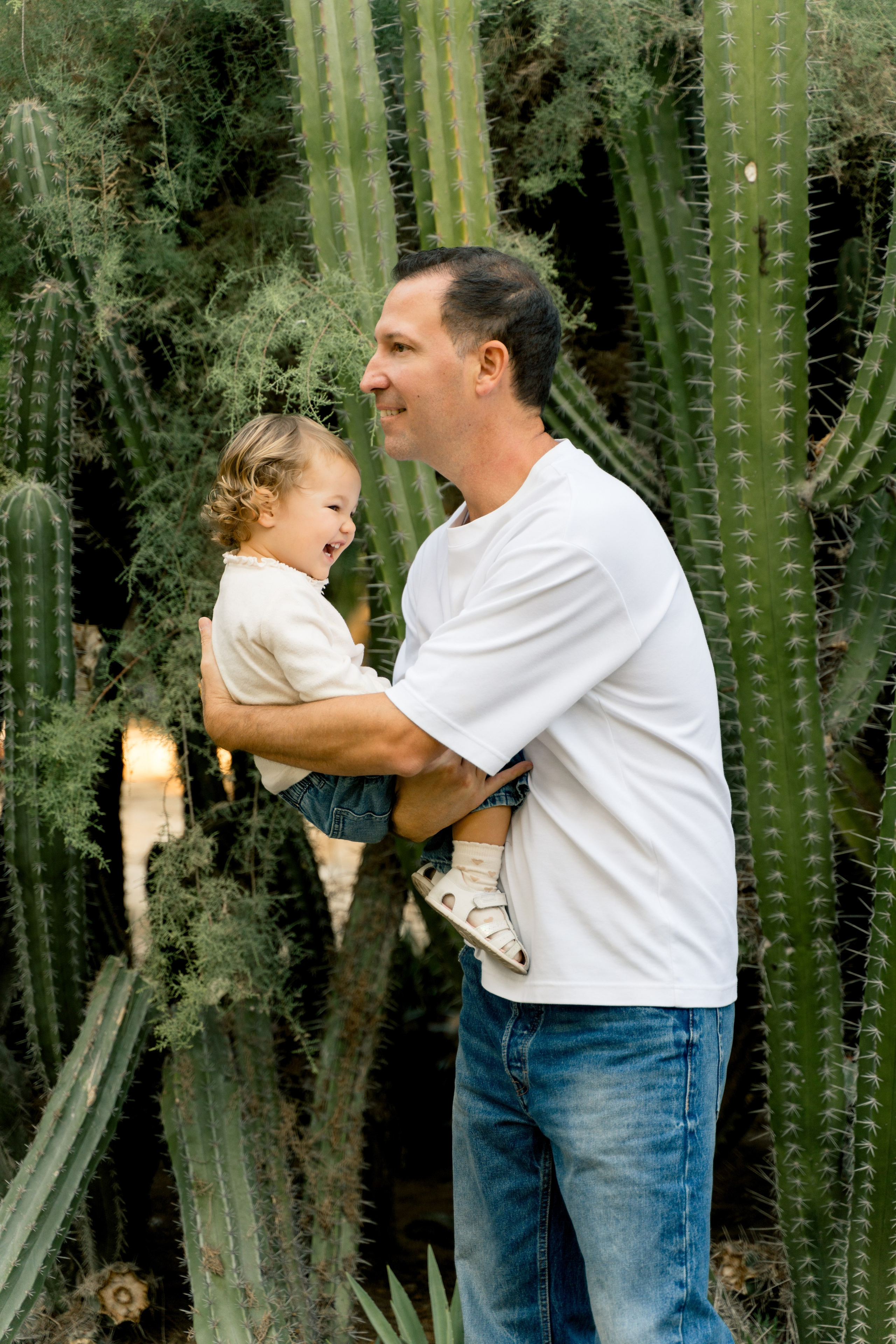Family photoshoot with toddlers in Um Al Emarat Park