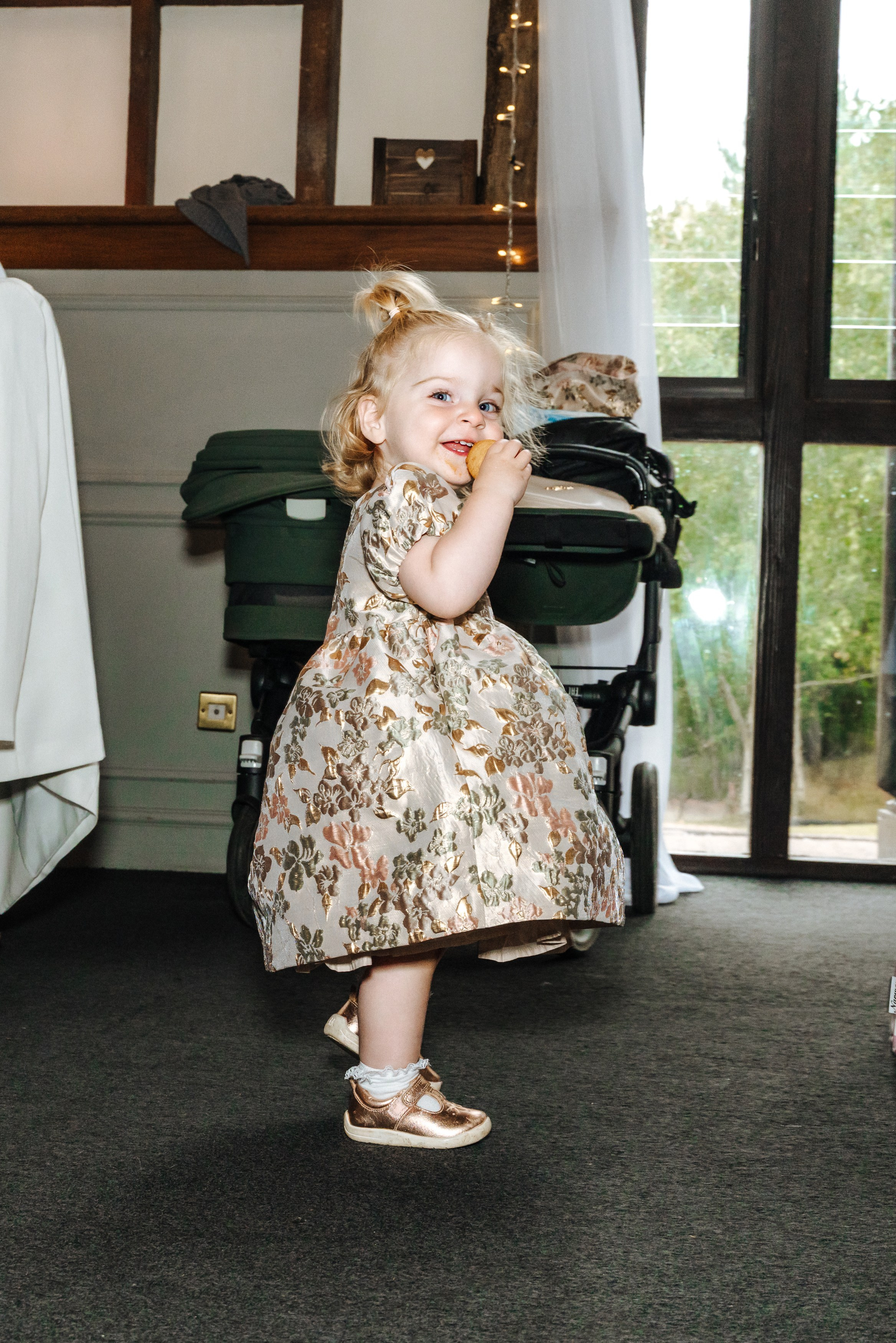 Wedding at Essendon Country Club. Photographer in England Ekaterina Romanova
