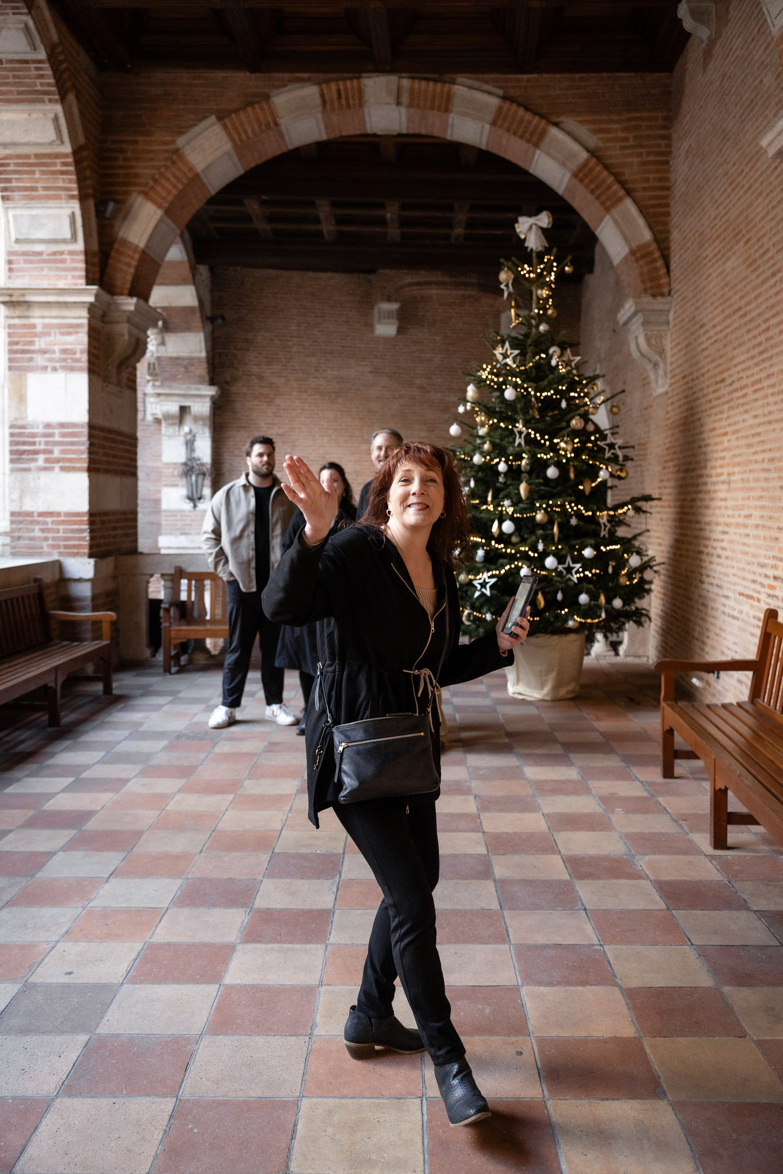 Family photoshoot in Toulouse city center for Cara’s Family/EN. Eugénie Smirnova — your photographer in Toulouse and southwest France