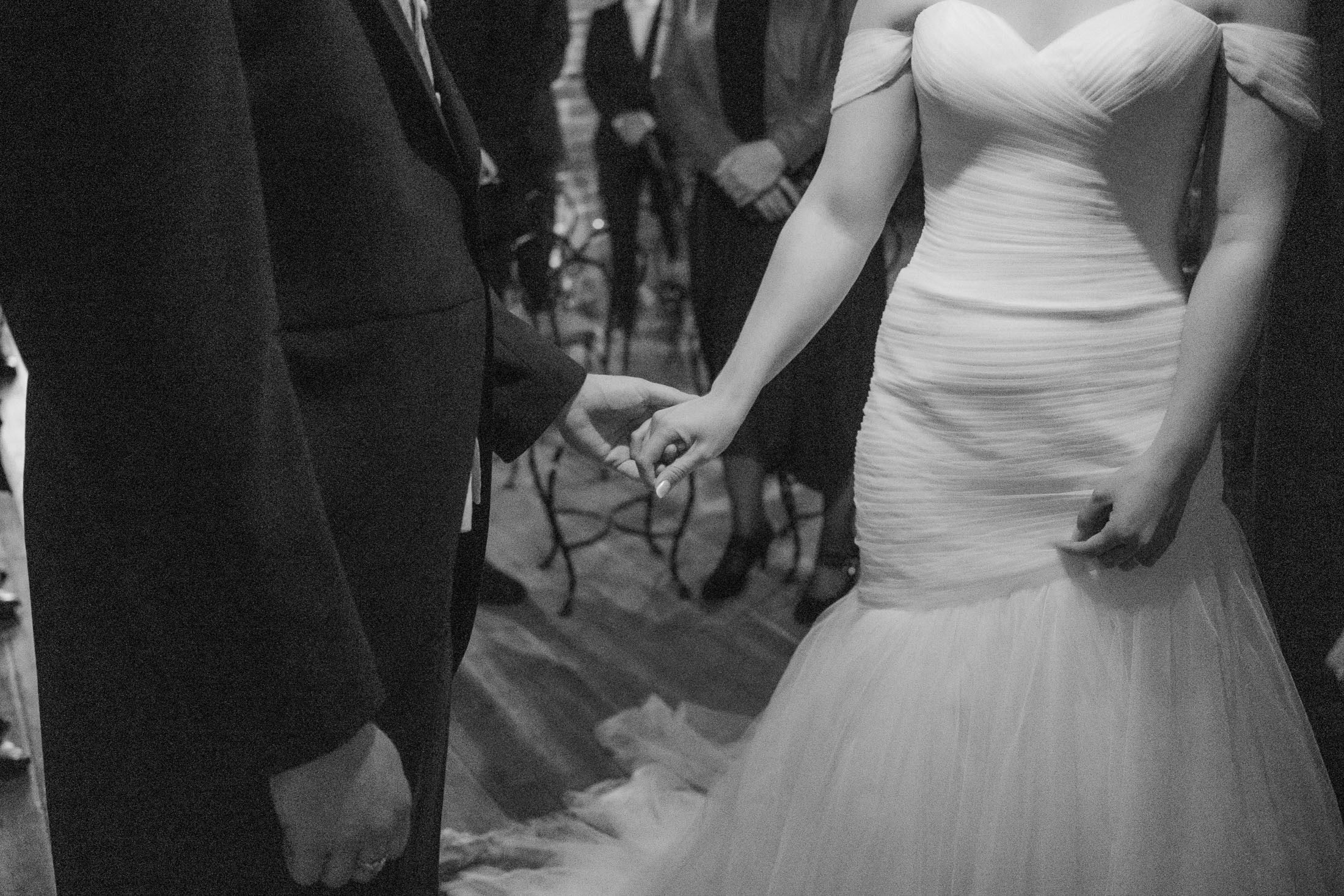 Häät Kiialan Kartanossa: Romanttinen Vihkiminen ja Juhla Kiaalan kartanossa, Viinatehtaalla. Hääkuvaus Porvoo