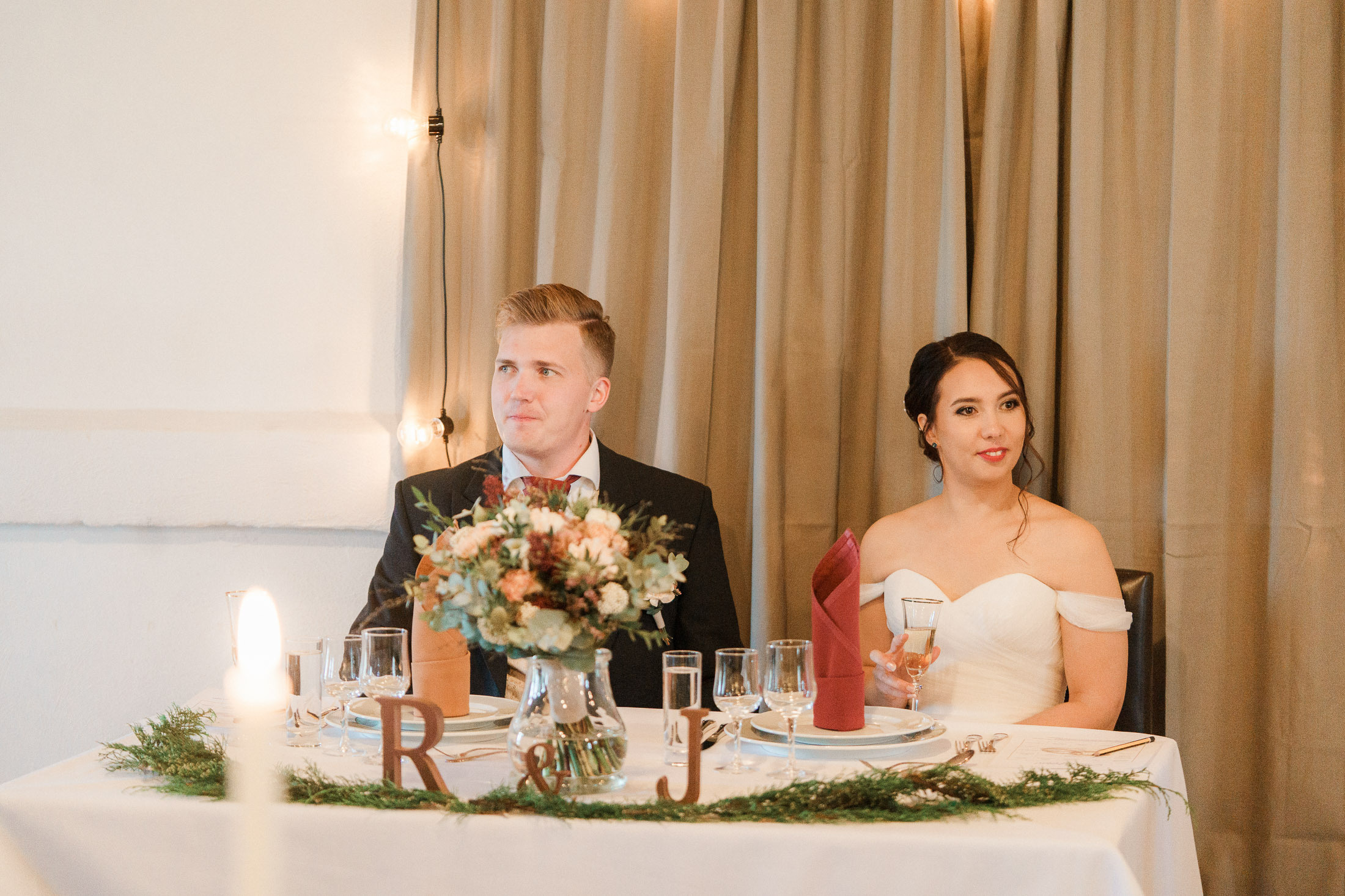 Häät Kiialan Kartanossa: Romanttinen Vihkiminen ja Juhla Kiaalan kartanossa, Viinatehtaalla. Hääkuvaus Porvoo