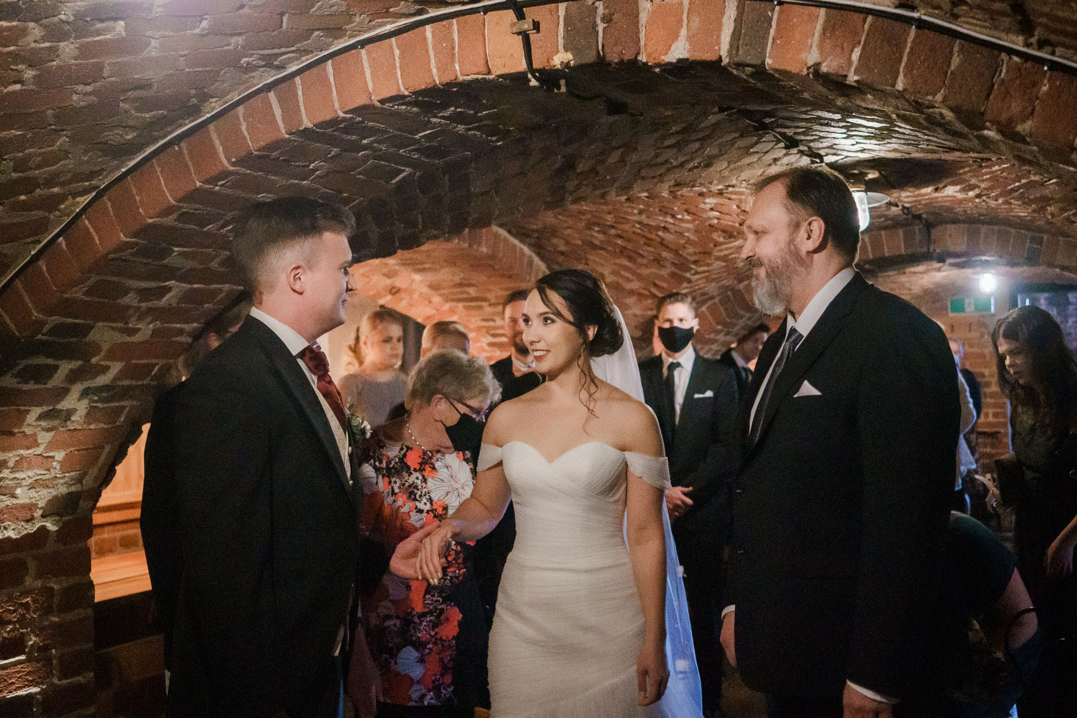 Häät Kiialan Kartanossa: Romanttinen Vihkiminen ja Juhla Kiaalan kartanossa, Viinatehtaalla. Hääkuvaus Porvoo