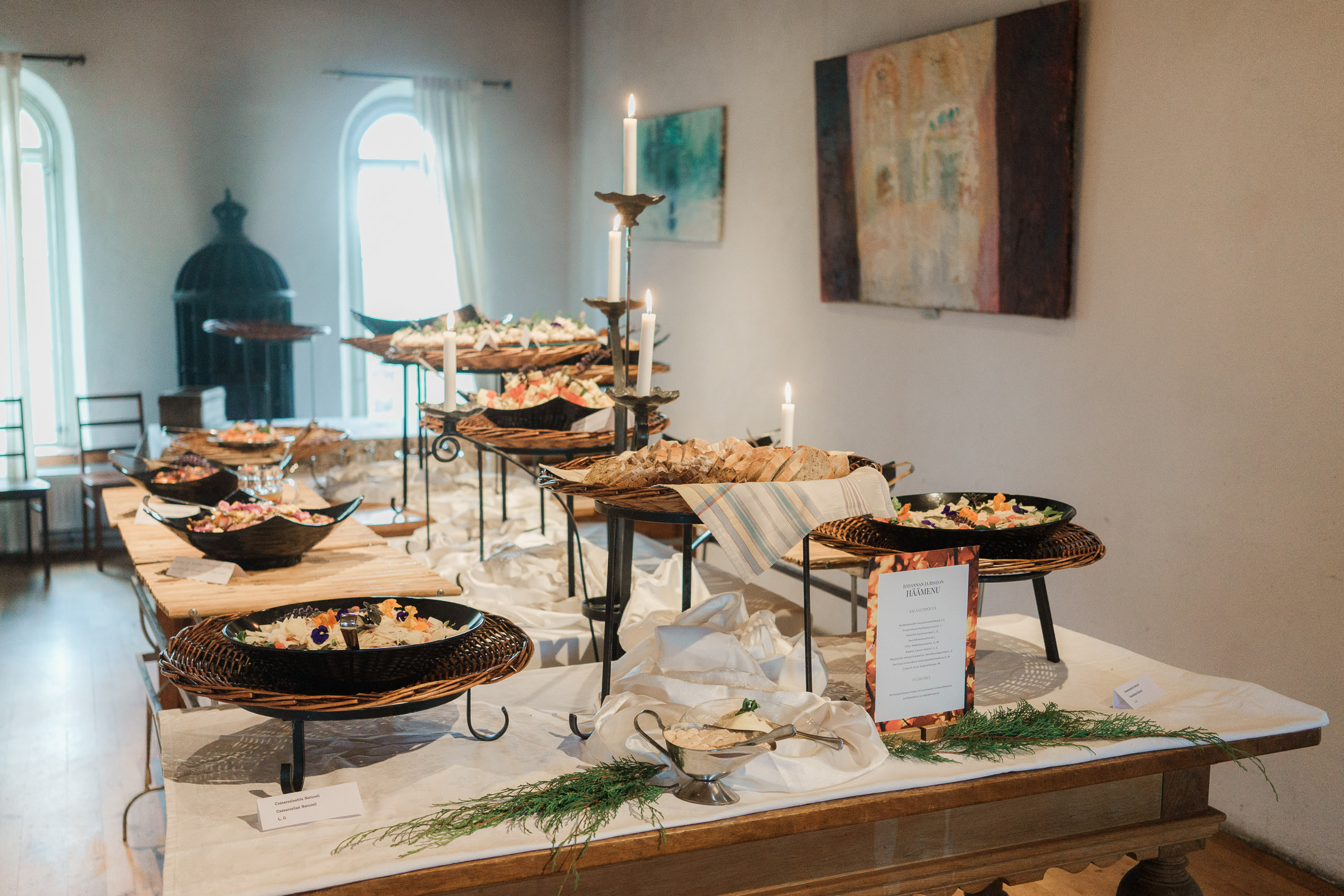 Häät Kiialan Kartanossa: Romanttinen Vihkiminen ja Juhla Kiaalan kartanossa, Viinatehtaalla. Hääkuvaus Porvoo