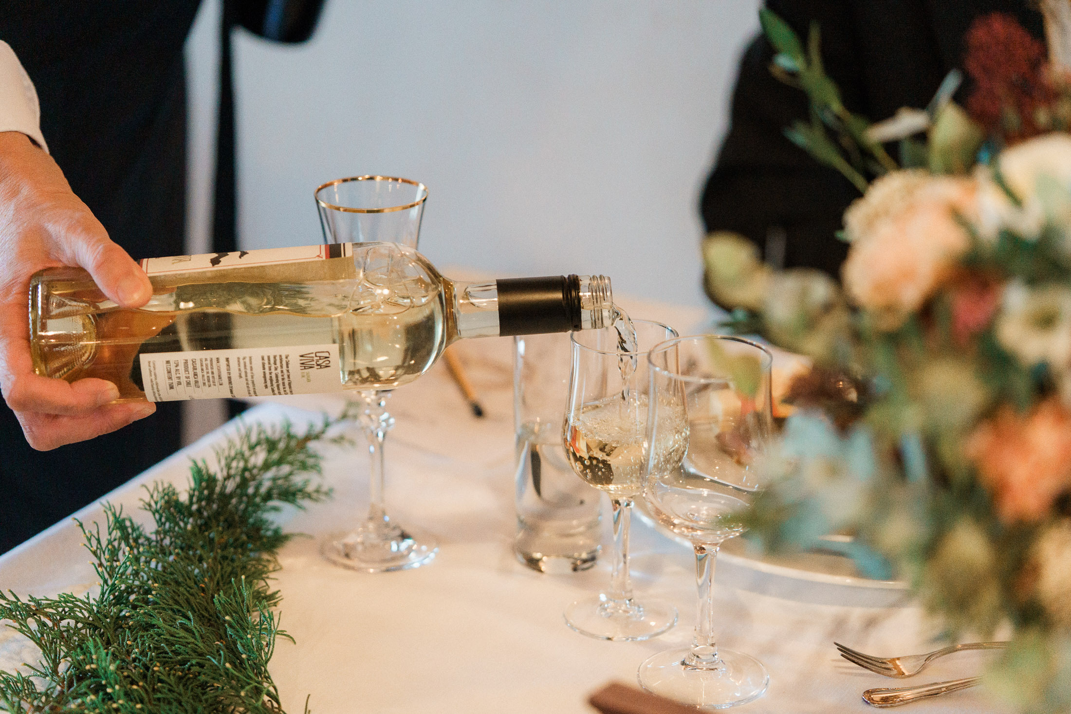 Häät Kiialan Kartanossa: Romanttinen Vihkiminen ja Juhla Kiaalan kartanossa, Viinatehtaalla. Hääkuvaus Porvoo