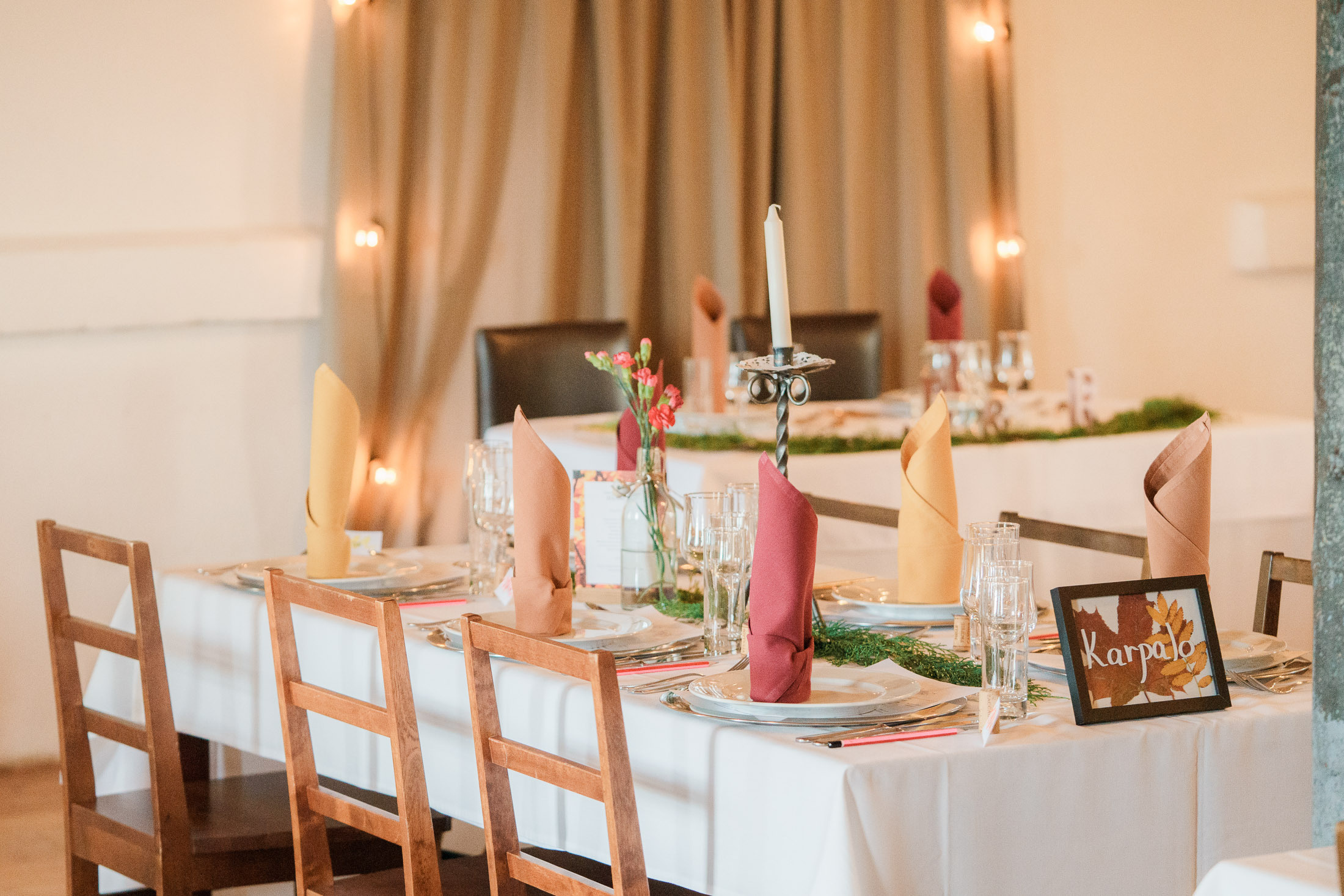 Häät Kiialan Kartanossa: Romanttinen Vihkiminen ja Juhla Kiaalan kartanossa, Viinatehtaalla. Hääkuvaus Porvoo