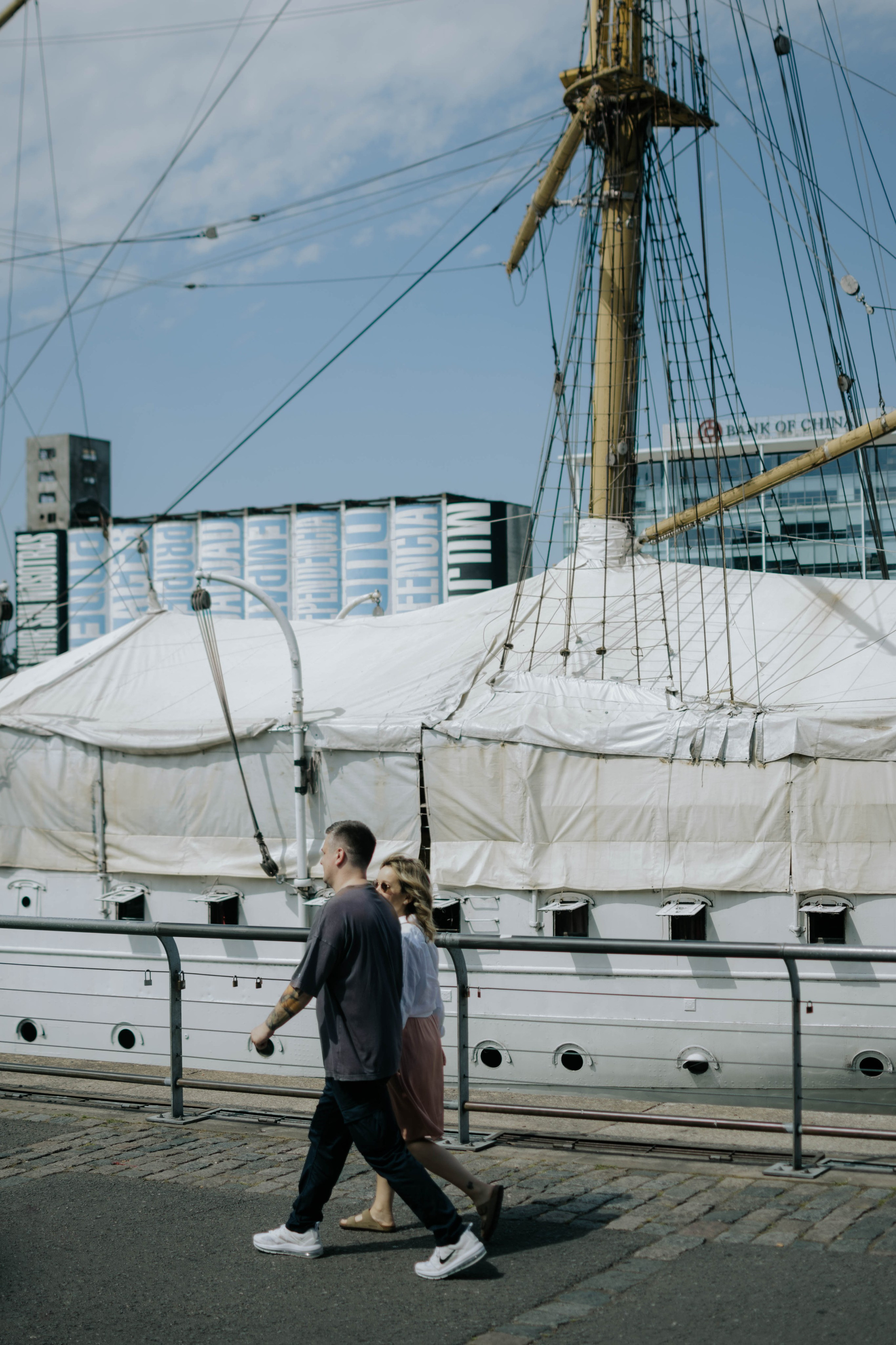 Te amo. Photographer @elmirkami in the city of Buenos Aires