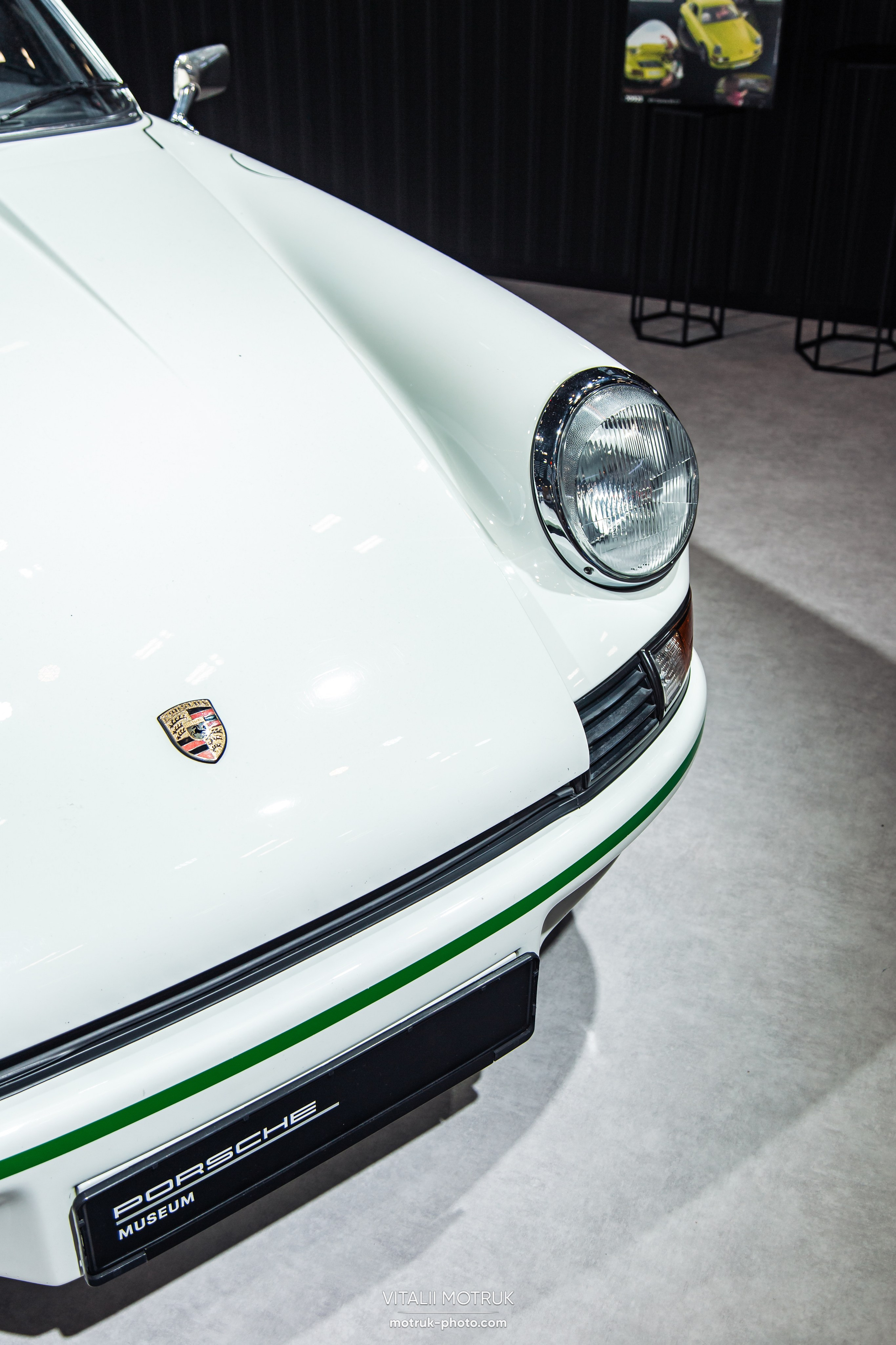 Retromobile 2023. Photographe de voitures à Paris — Vitalii Motruk