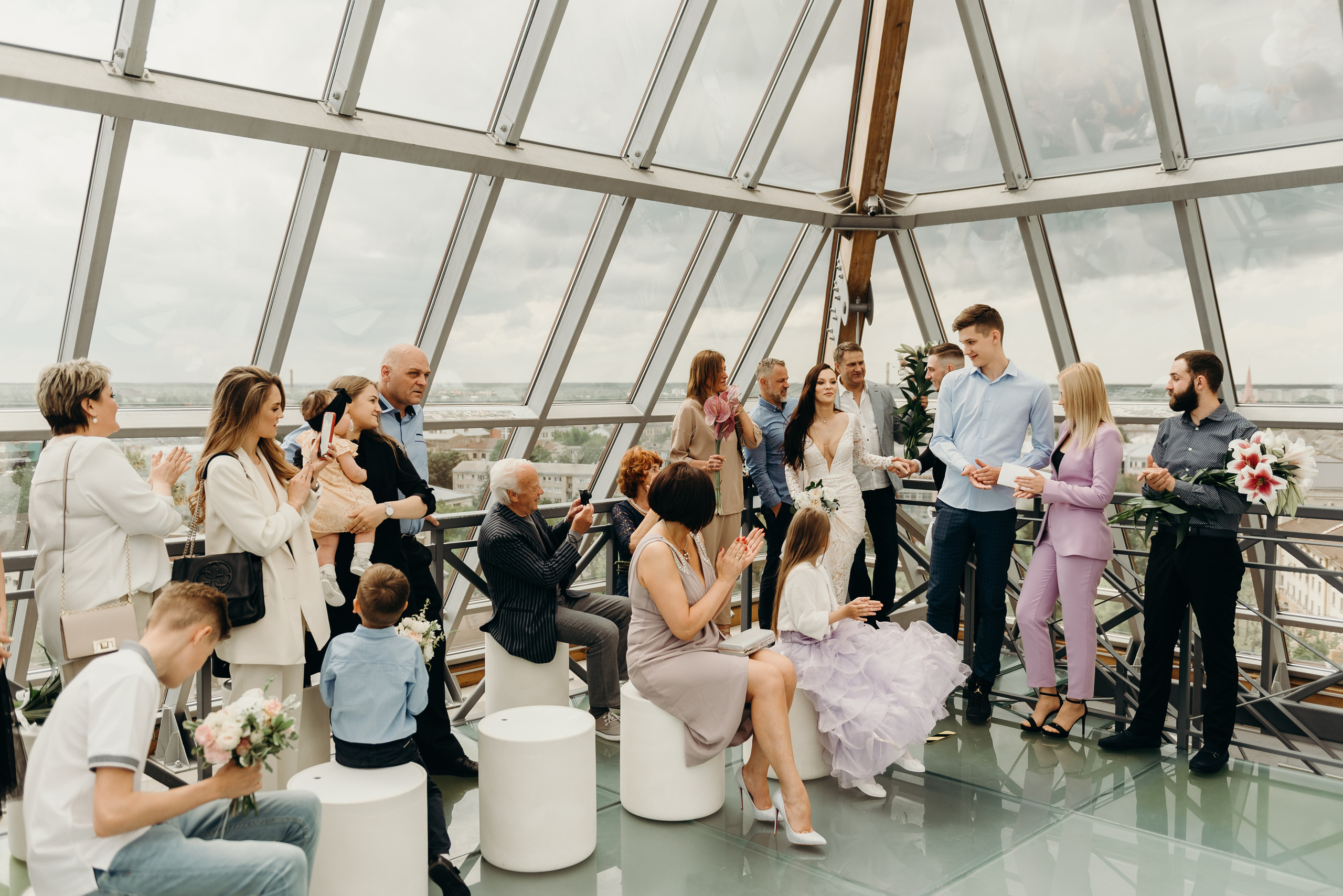 Свадьба в Елгаве в башне Sv. Trīsvienības baznīcas tornis.