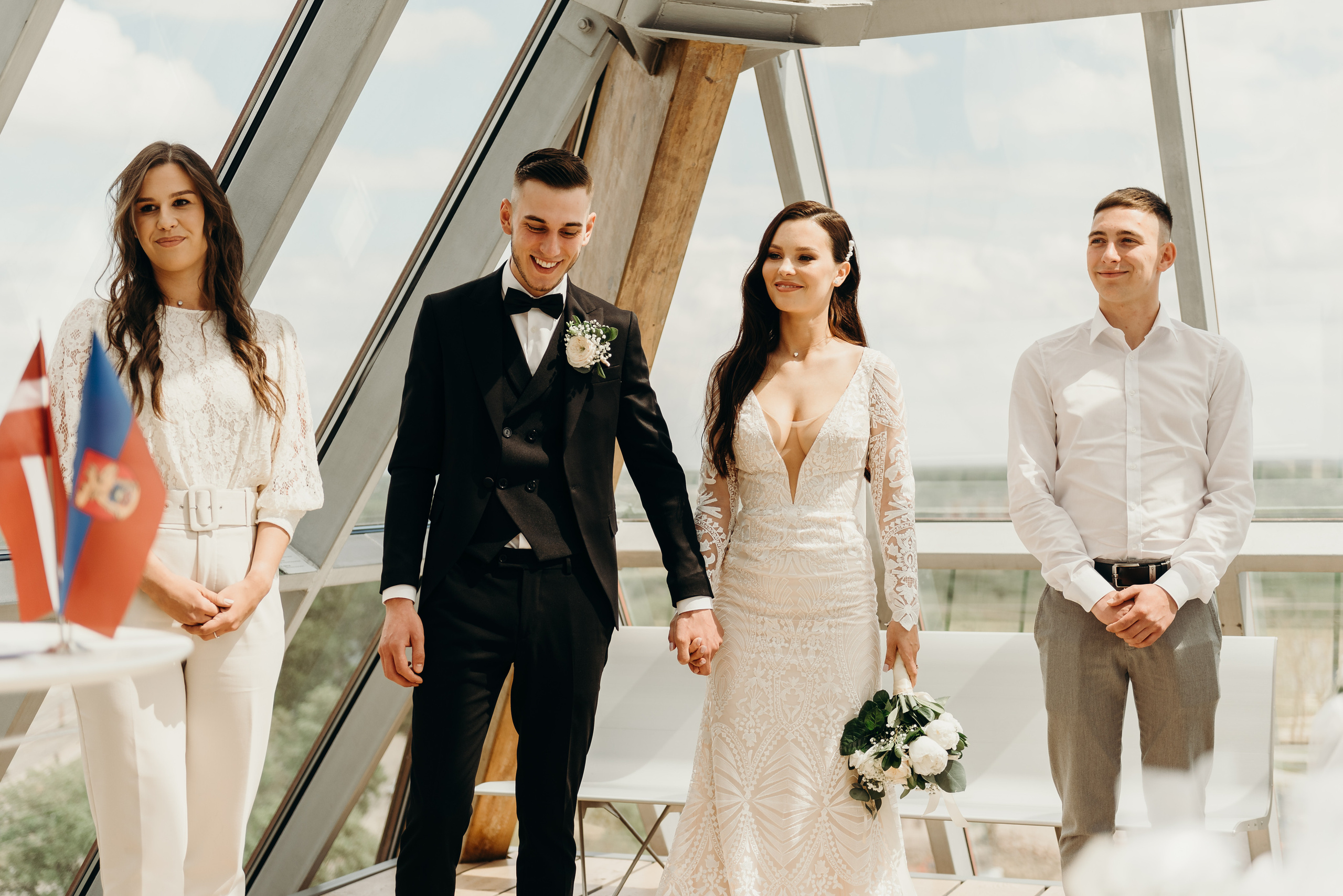 Свадьба в Елгаве в башне Sv. Trīsvienības baznīcas tornis.